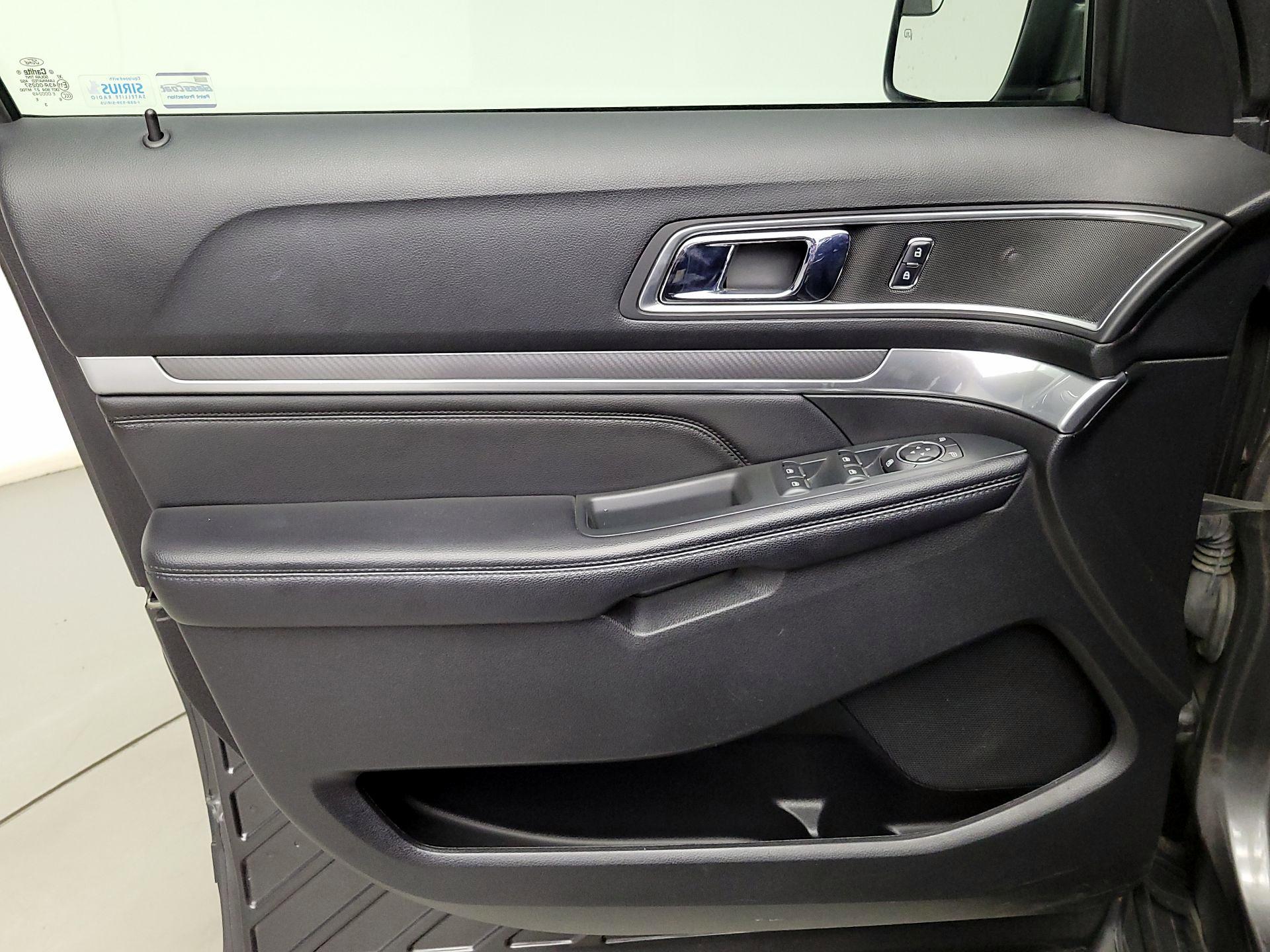 Thumbnail: 2016 Ford Explorer - 12