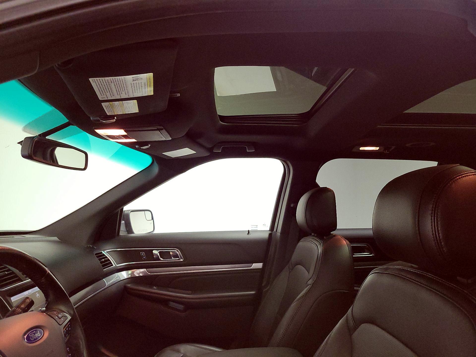 Thumbnail: 2016 Ford Explorer - 20