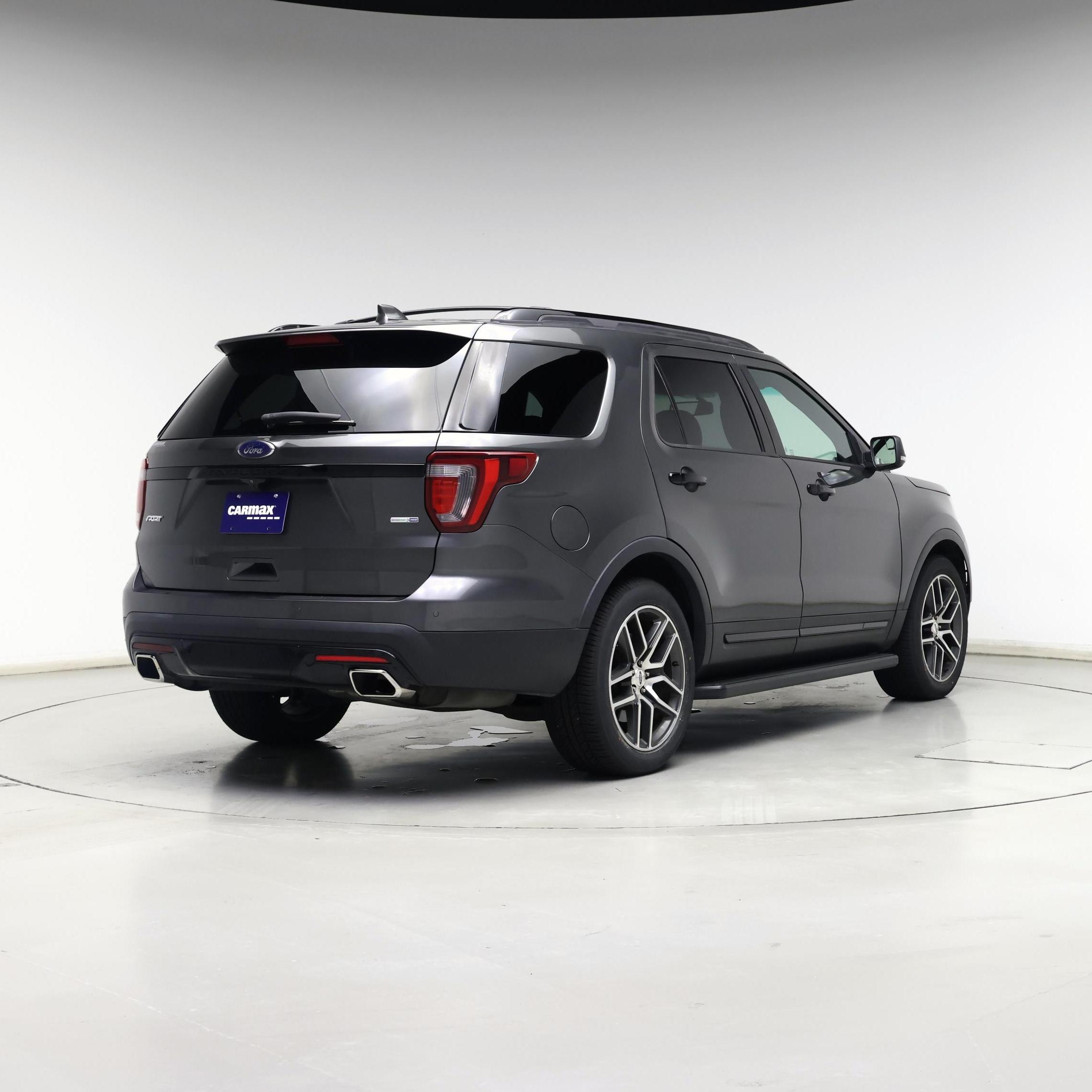 Thumbnail: 2016 Ford Explorer - 8