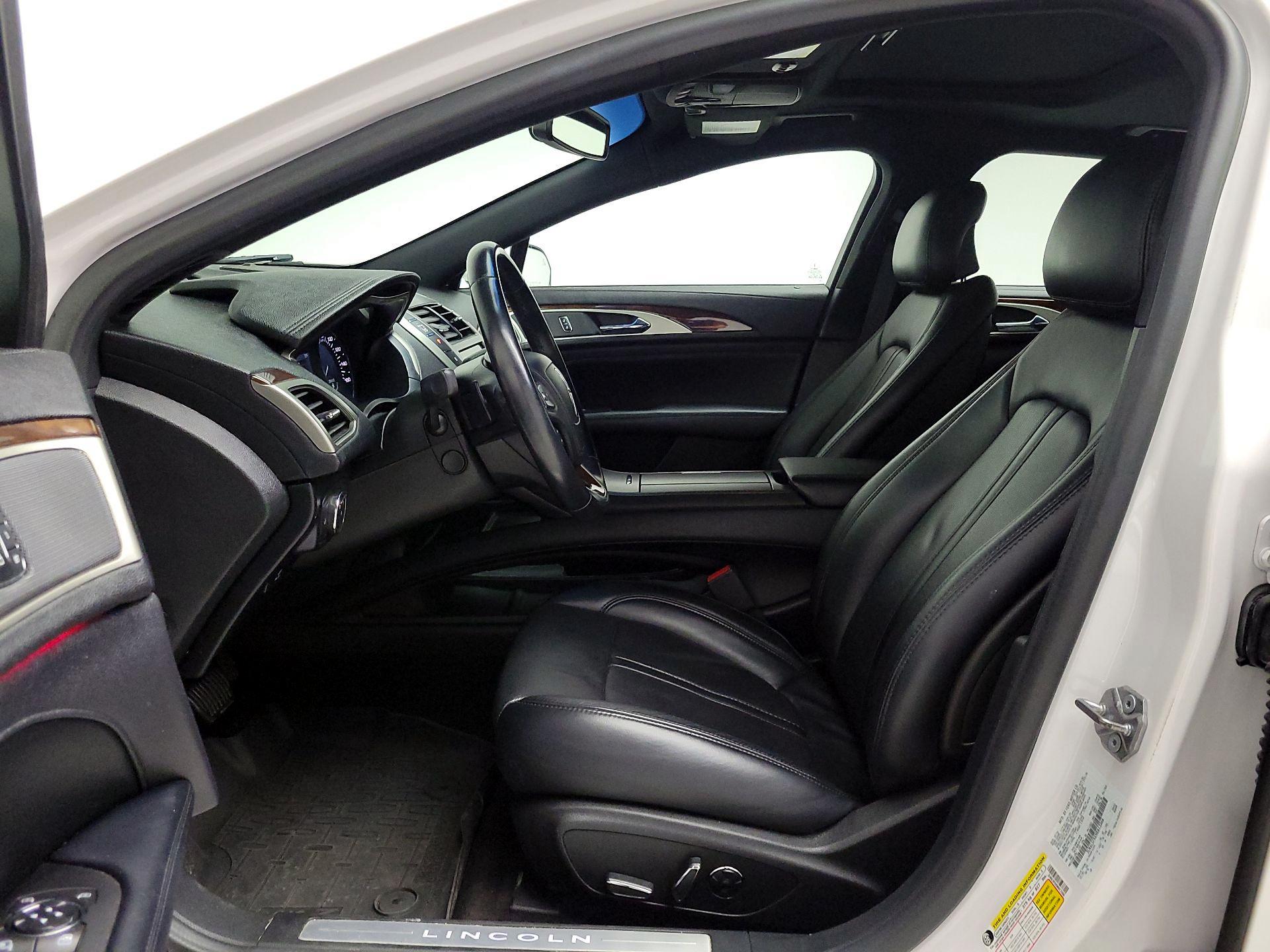 Thumbnail: 2017 Lincoln MKZ - 11