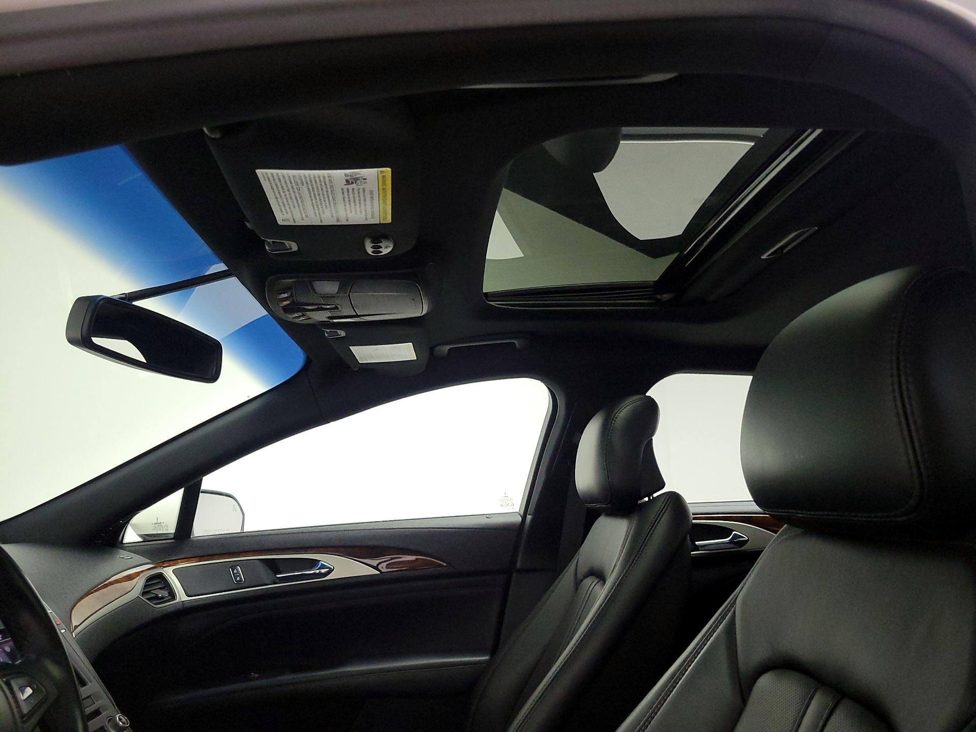 Thumbnail: 2017 Lincoln MKZ - 20