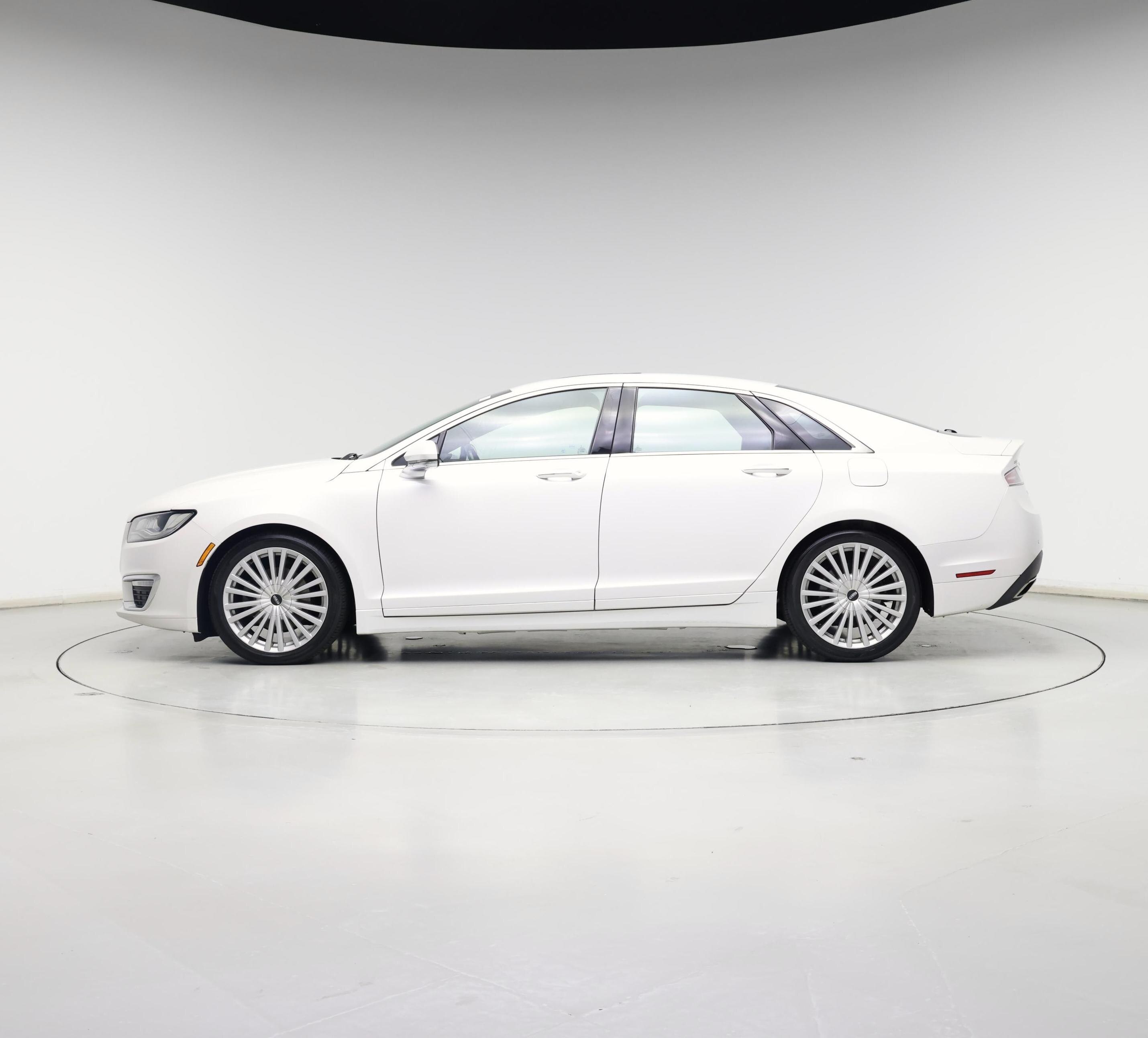 Thumbnail: 2017 Lincoln MKZ - 3