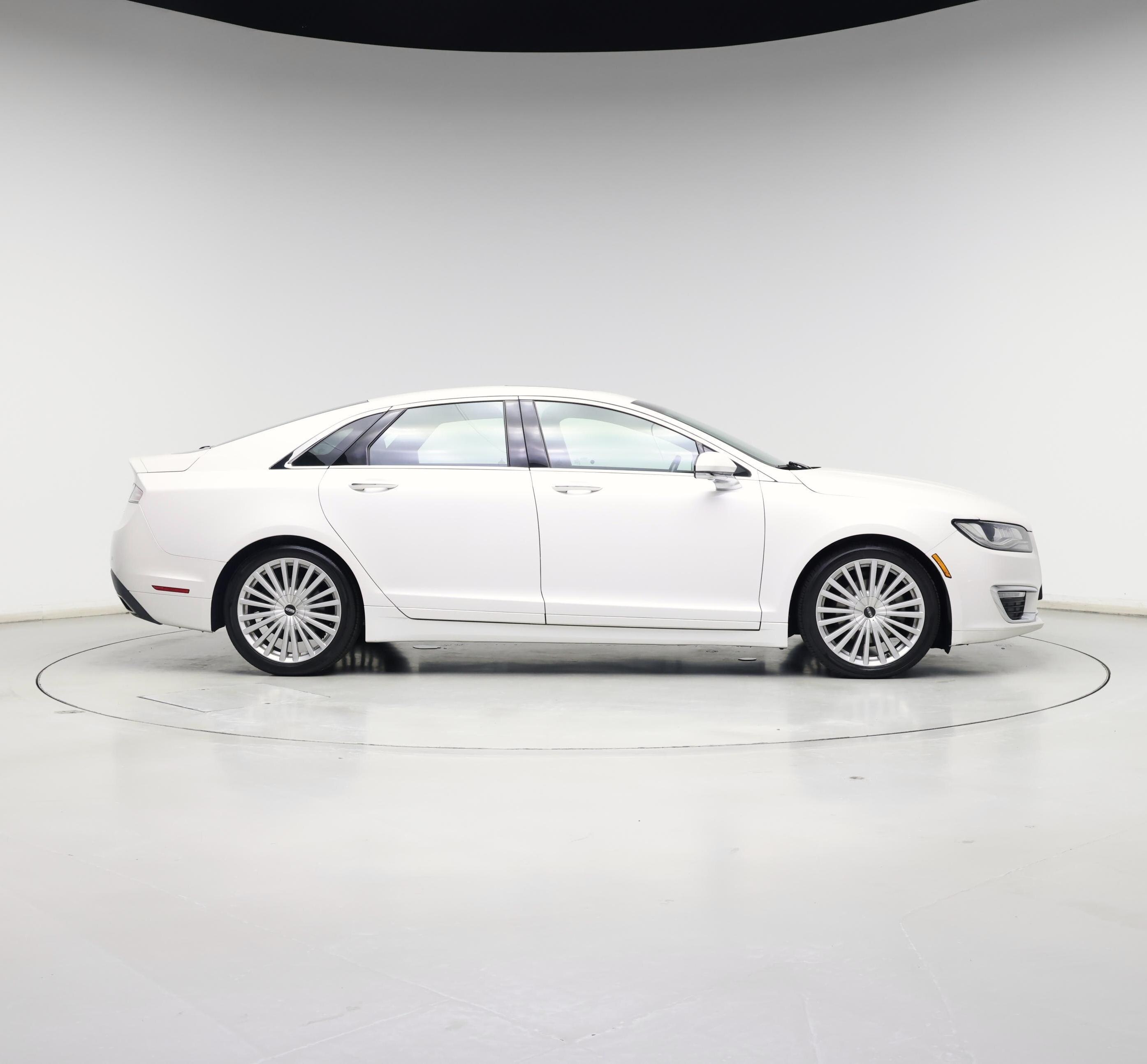 Thumbnail: 2017 Lincoln MKZ - 7