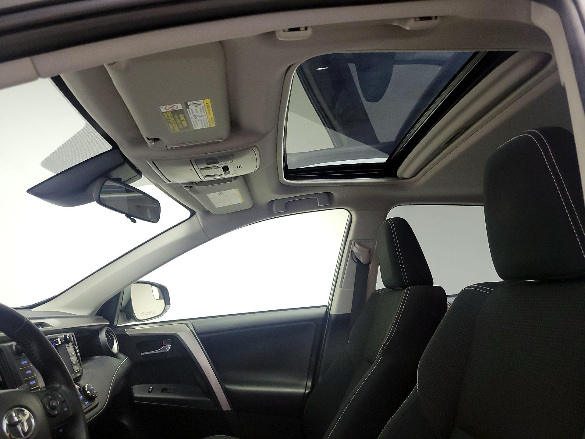 Thumbnail: 2017 Toyota RAV4 - 19