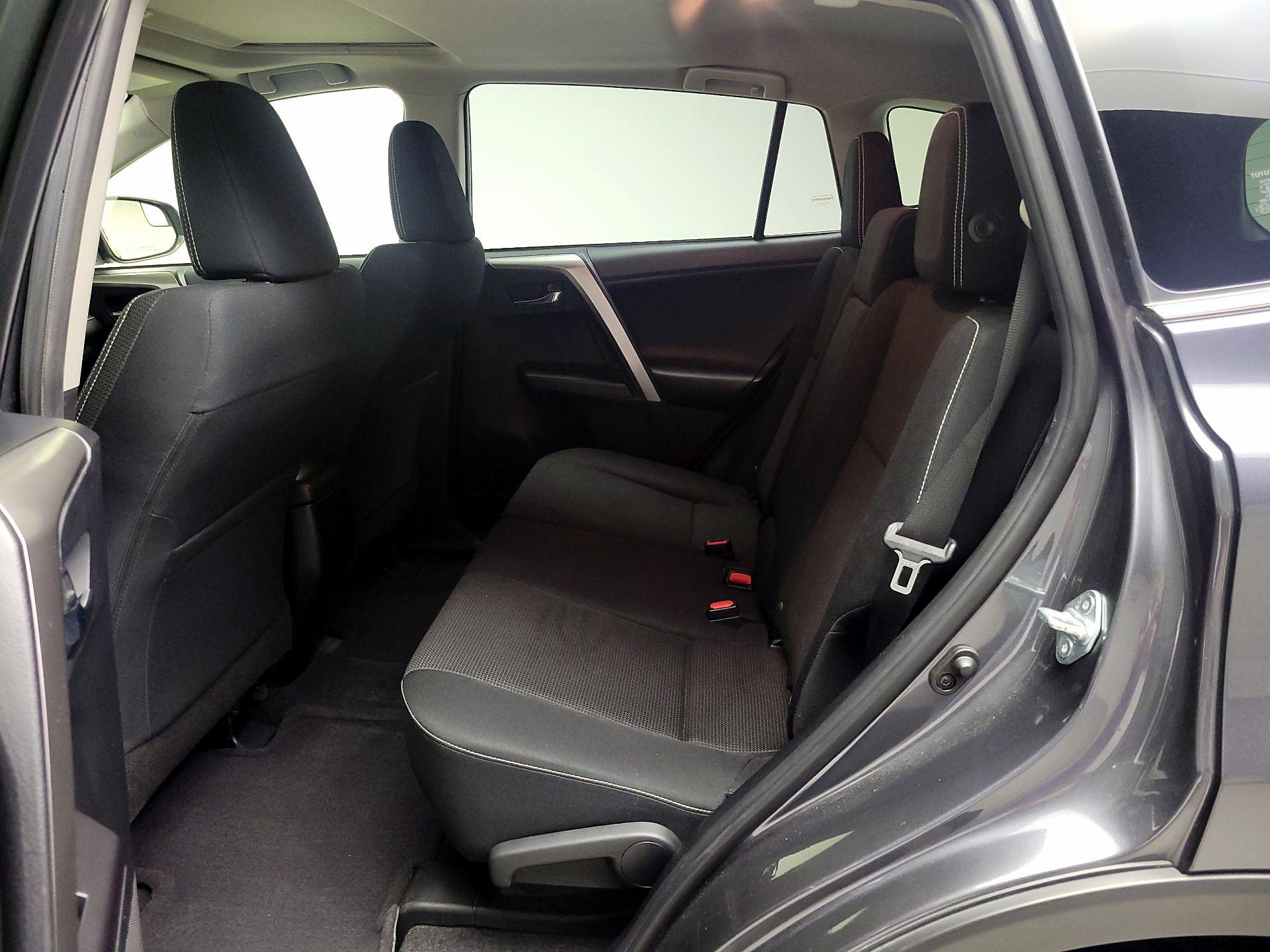 Thumbnail: 2017 Toyota RAV4 - 20