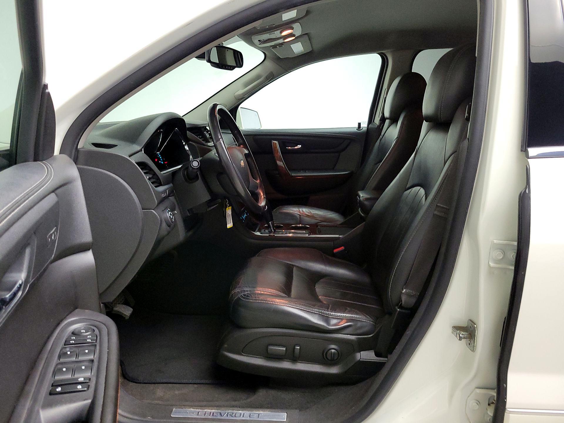 Thumbnail: 2014 Chevrolet Traverse - 11