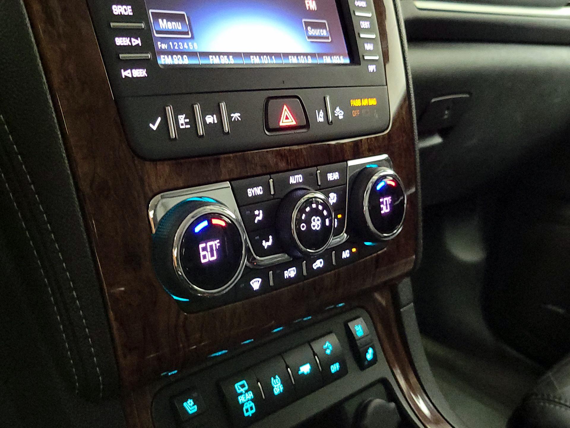 Thumbnail: 2014 Chevrolet Traverse - 17