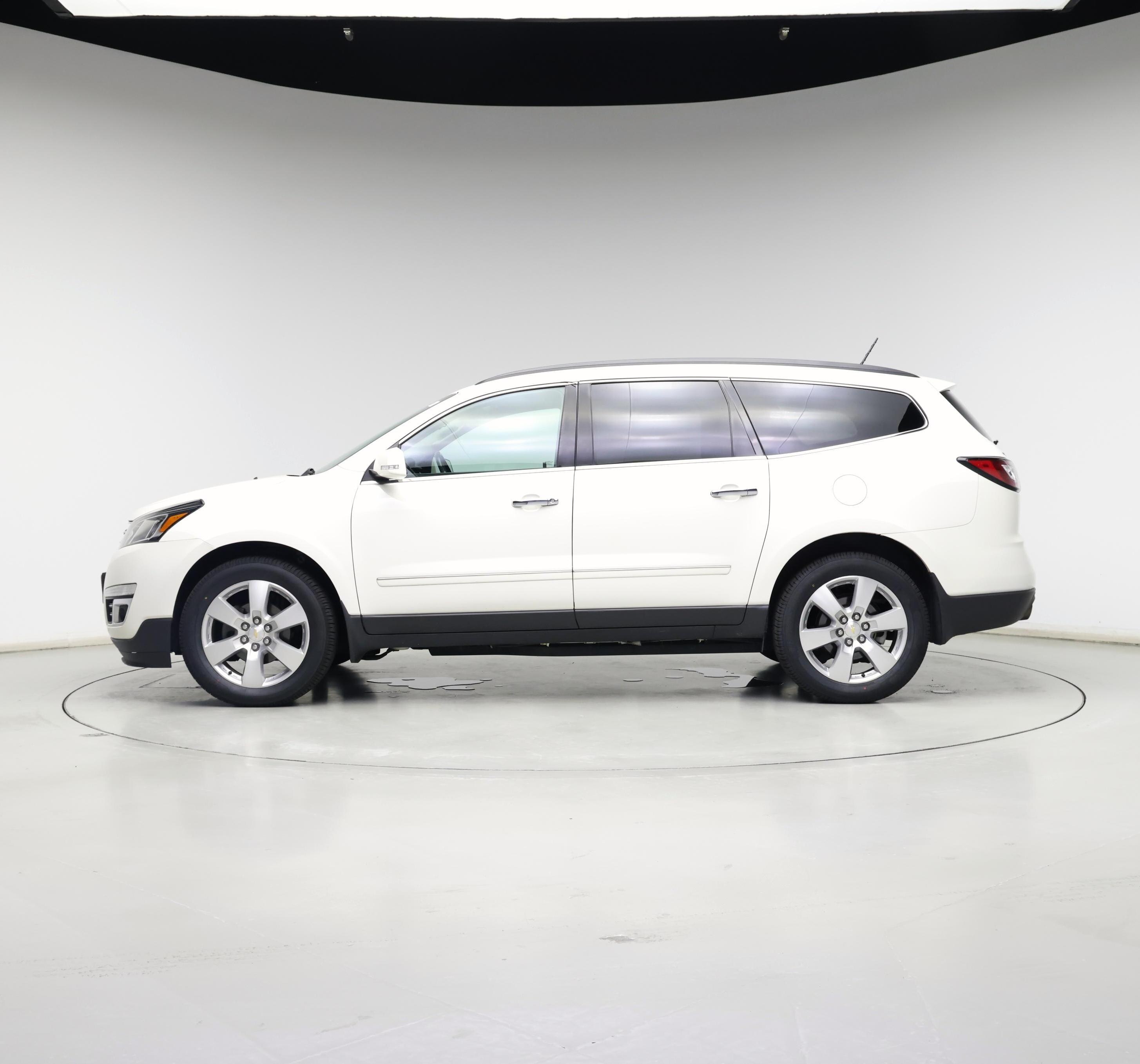 Thumbnail: 2014 Chevrolet Traverse - 3