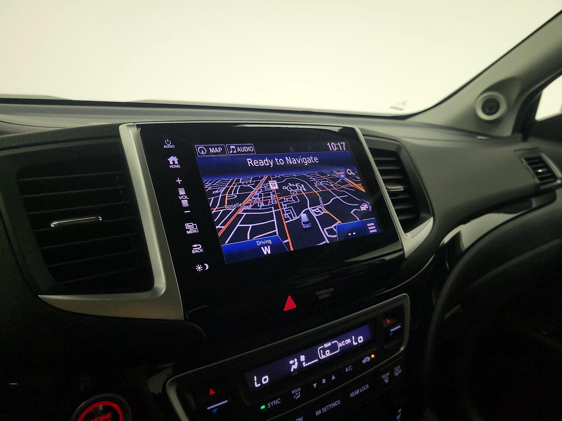 Thumbnail: 2017 Honda Pilot - 14