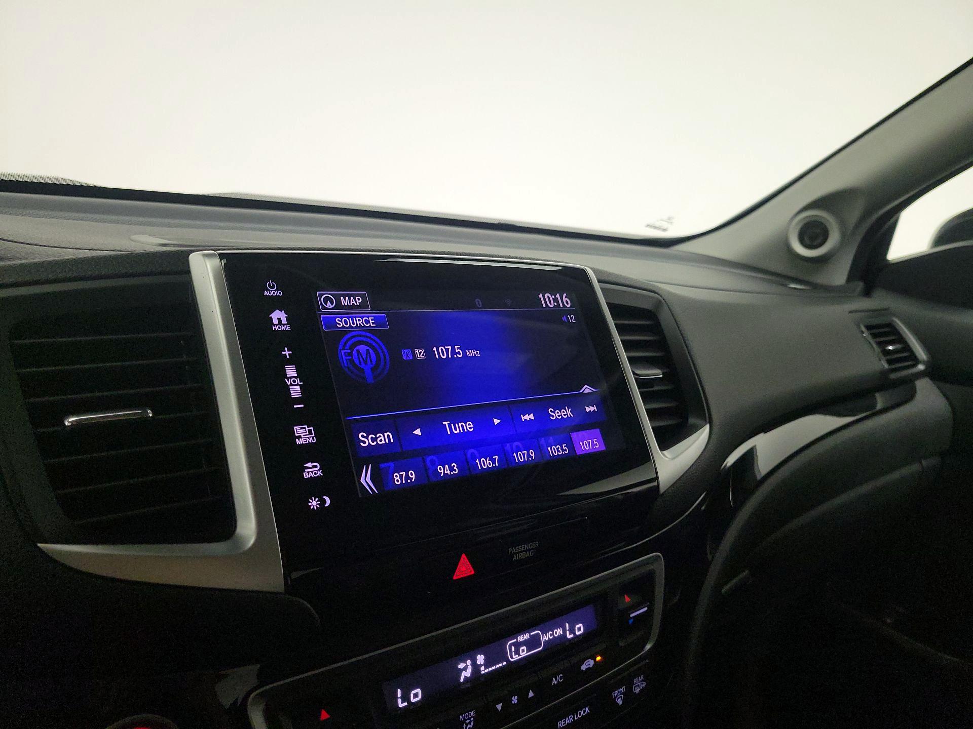 Thumbnail: 2017 Honda Pilot - 16