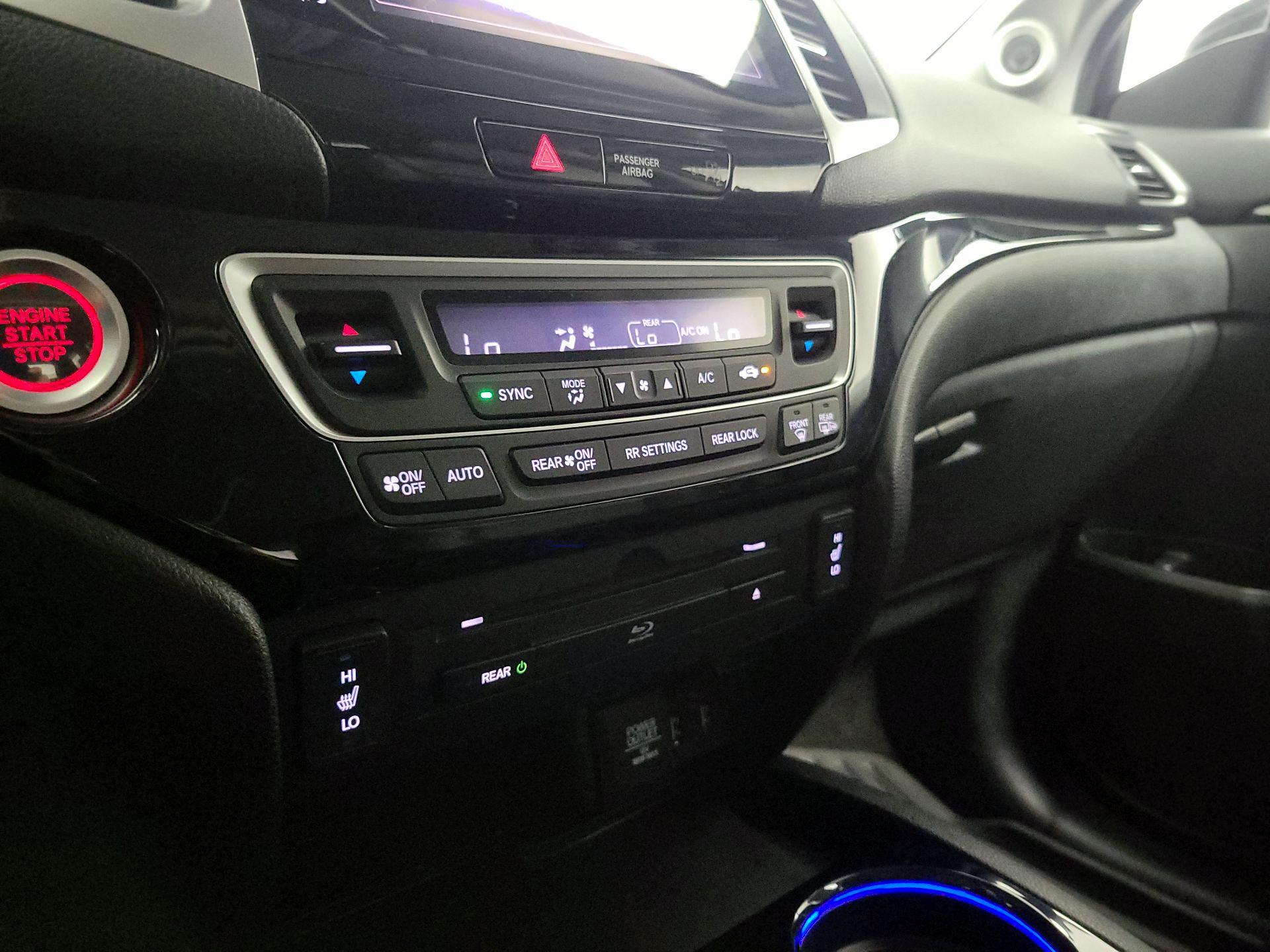 Thumbnail: 2017 Honda Pilot - 17