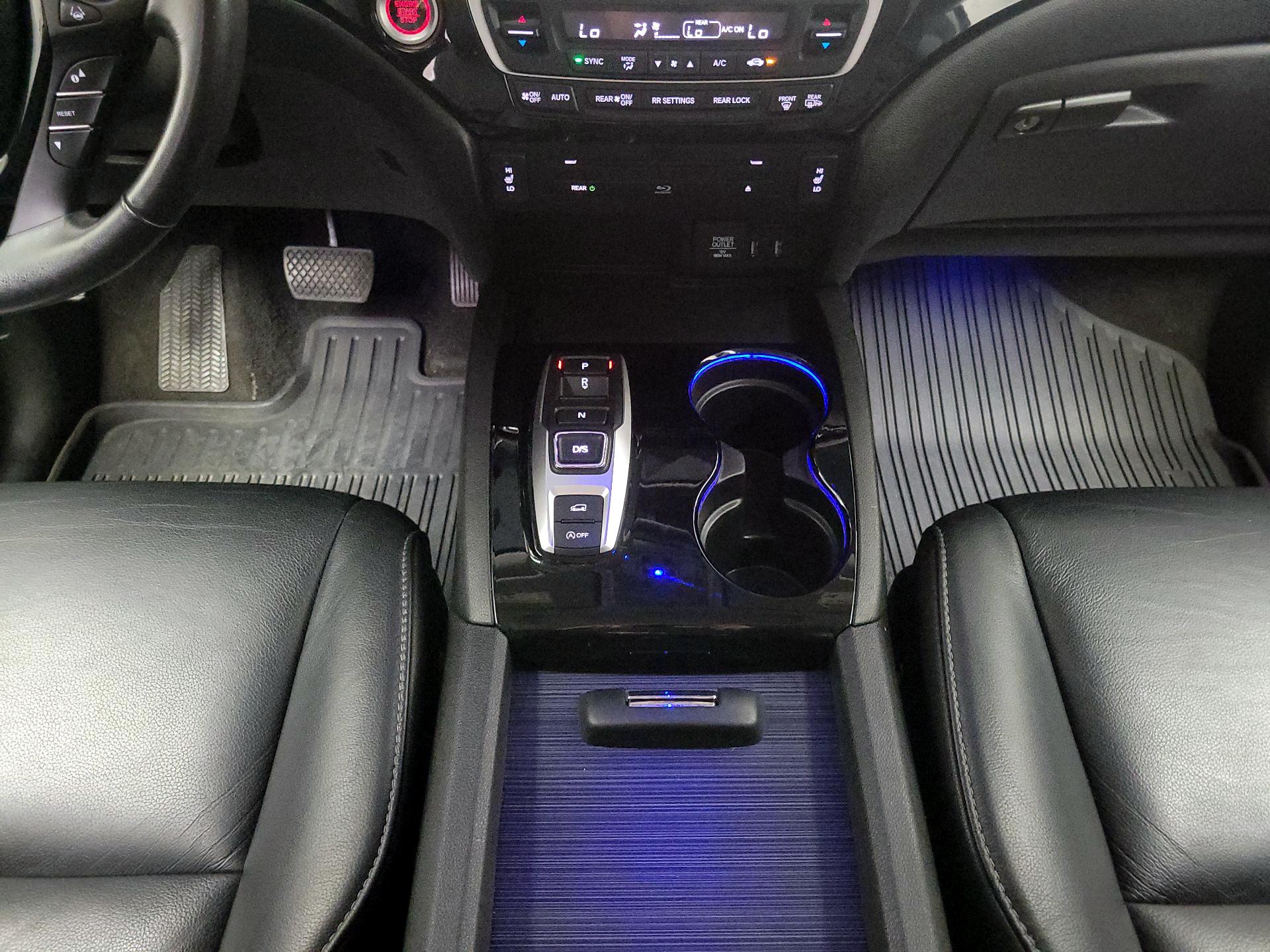 Thumbnail: 2017 Honda Pilot - 18
