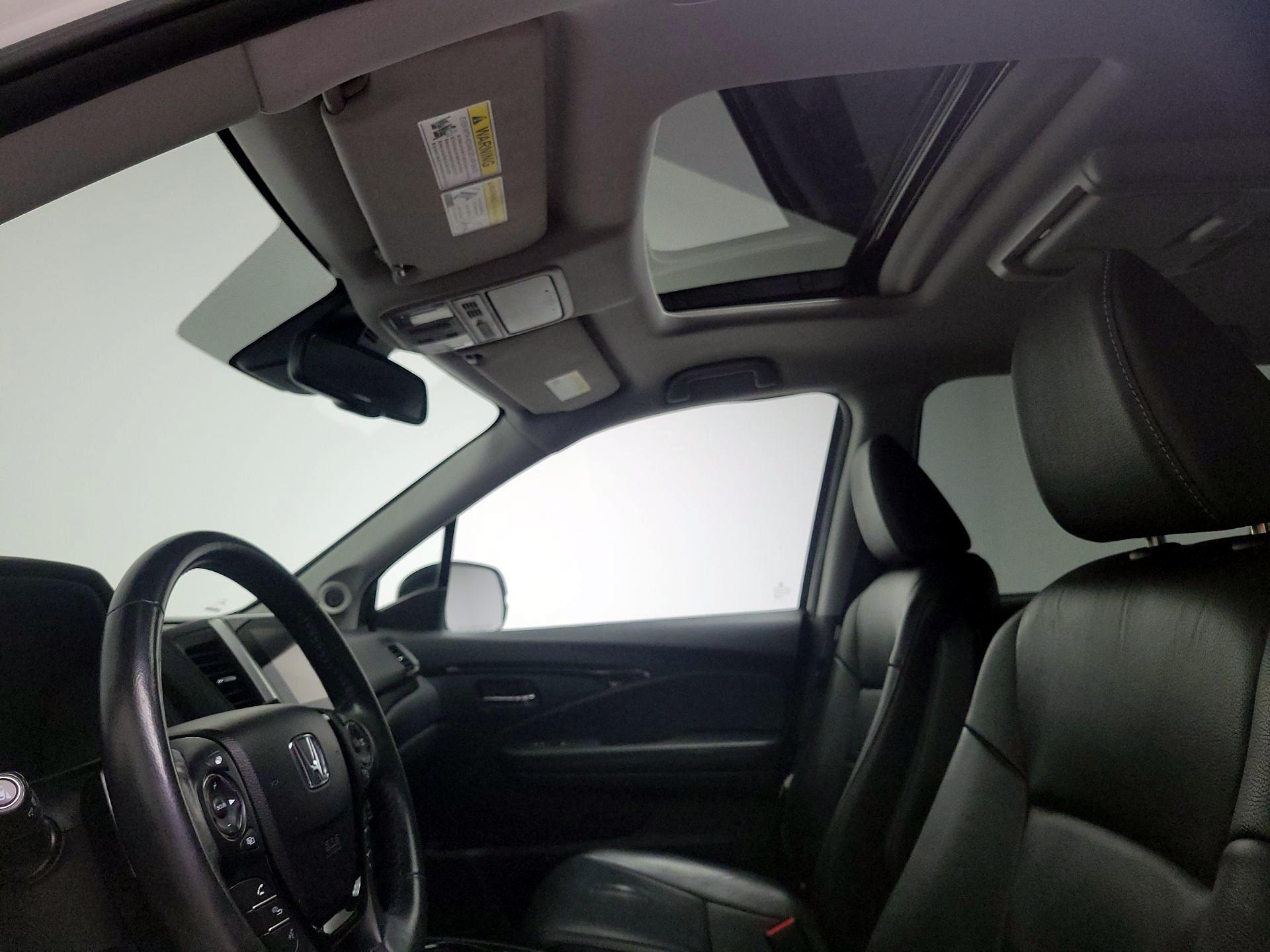 Thumbnail: 2017 Honda Pilot - 20