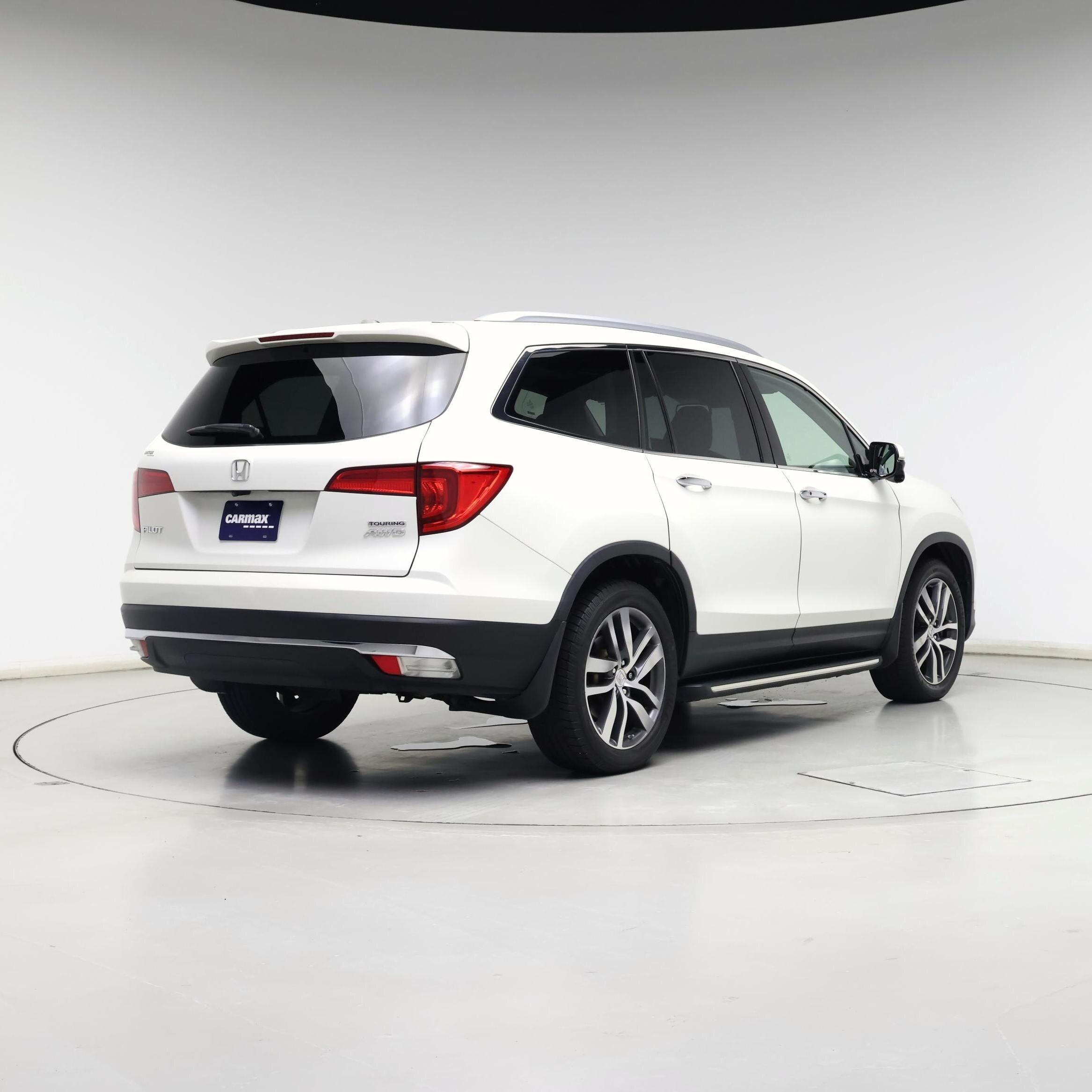 Thumbnail: 2017 Honda Pilot - 8