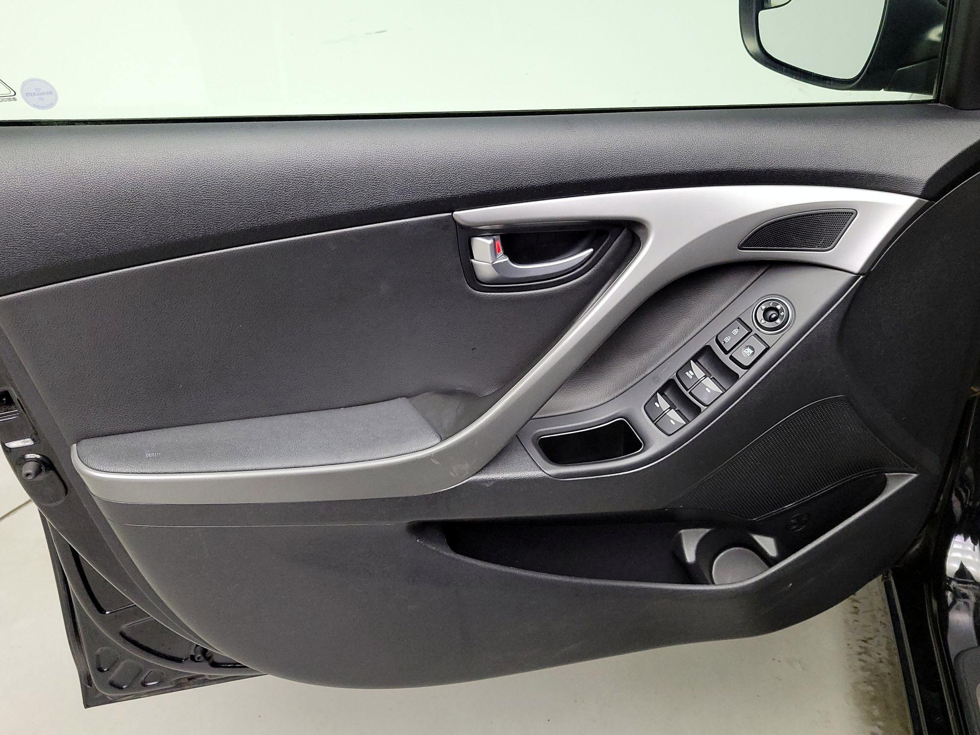 Thumbnail: 2015 Hyundai Elantra - 12