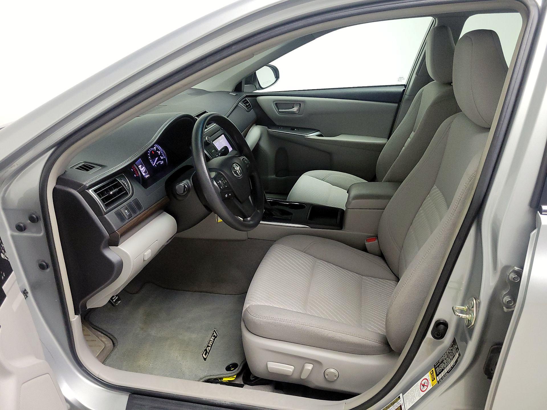 Thumbnail: 2016 Toyota Camry - 11