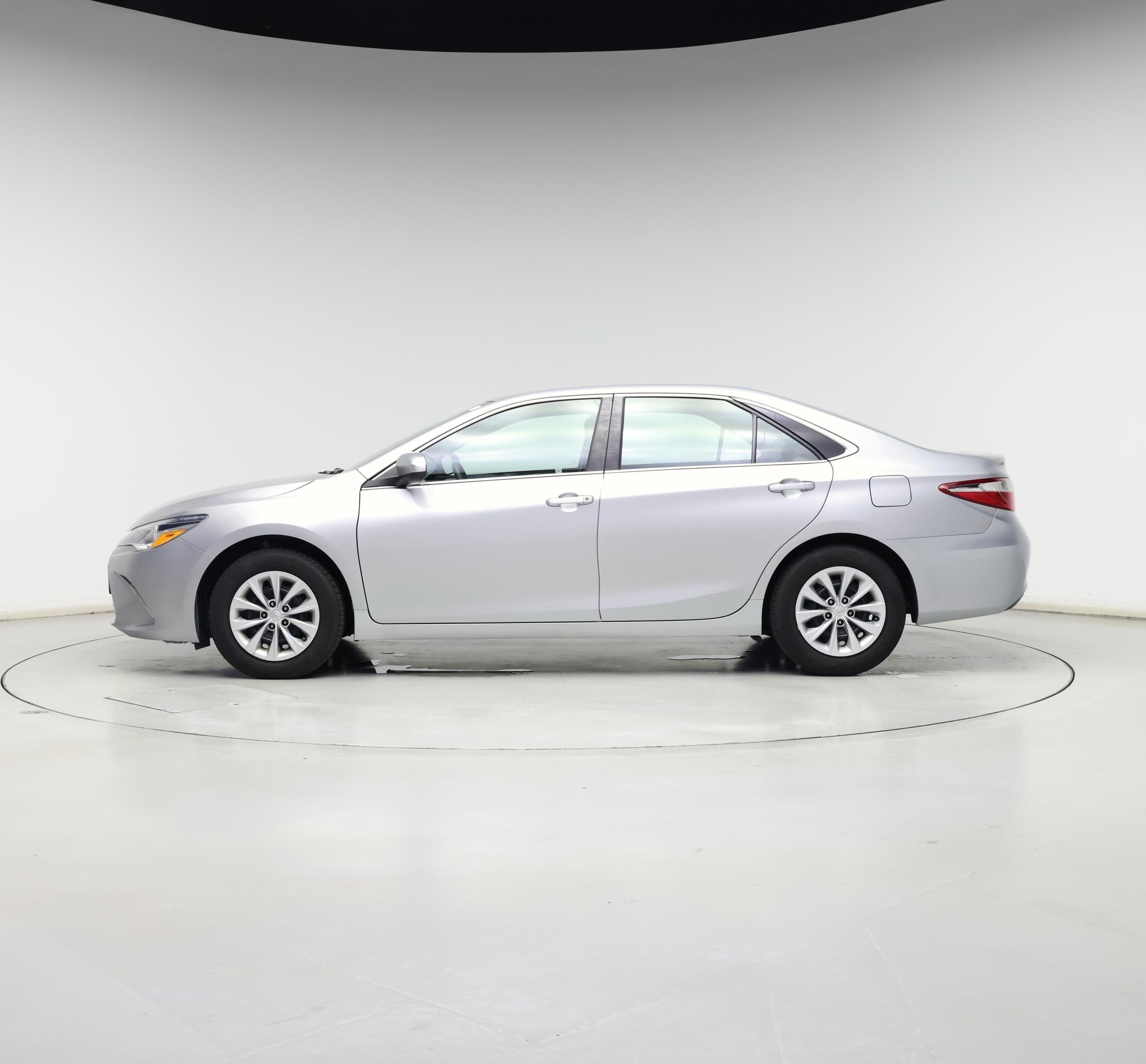 Thumbnail: 2016 Toyota Camry - 3
