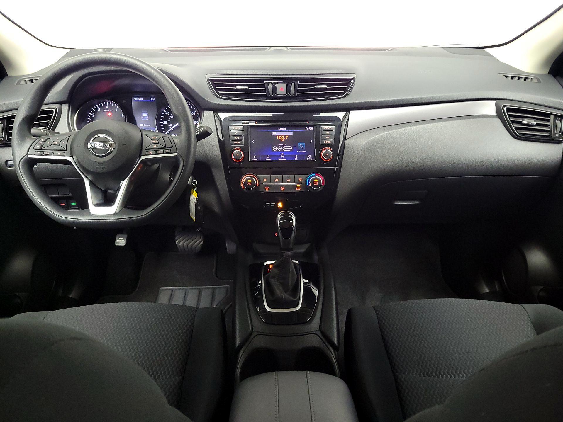 Thumbnail: 2022 Nissan Rogue Sport - 9