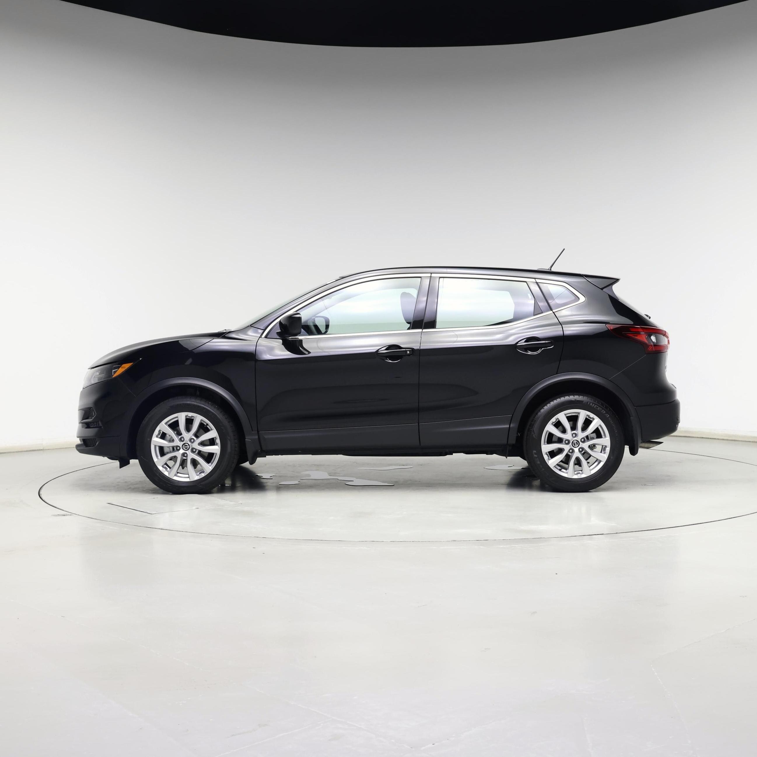 Thumbnail: 2022 Nissan Rogue Sport - 3