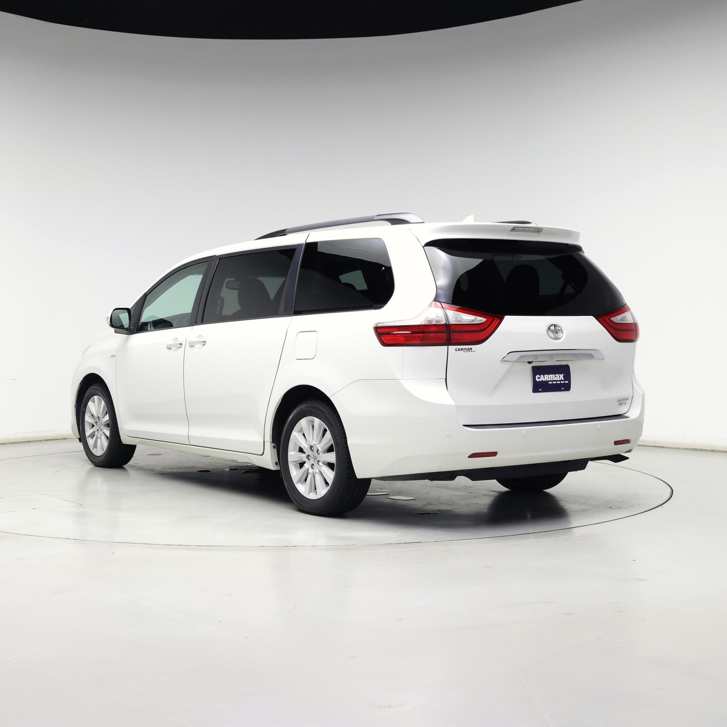 Thumbnail: 2016 Toyota Sienna - 2