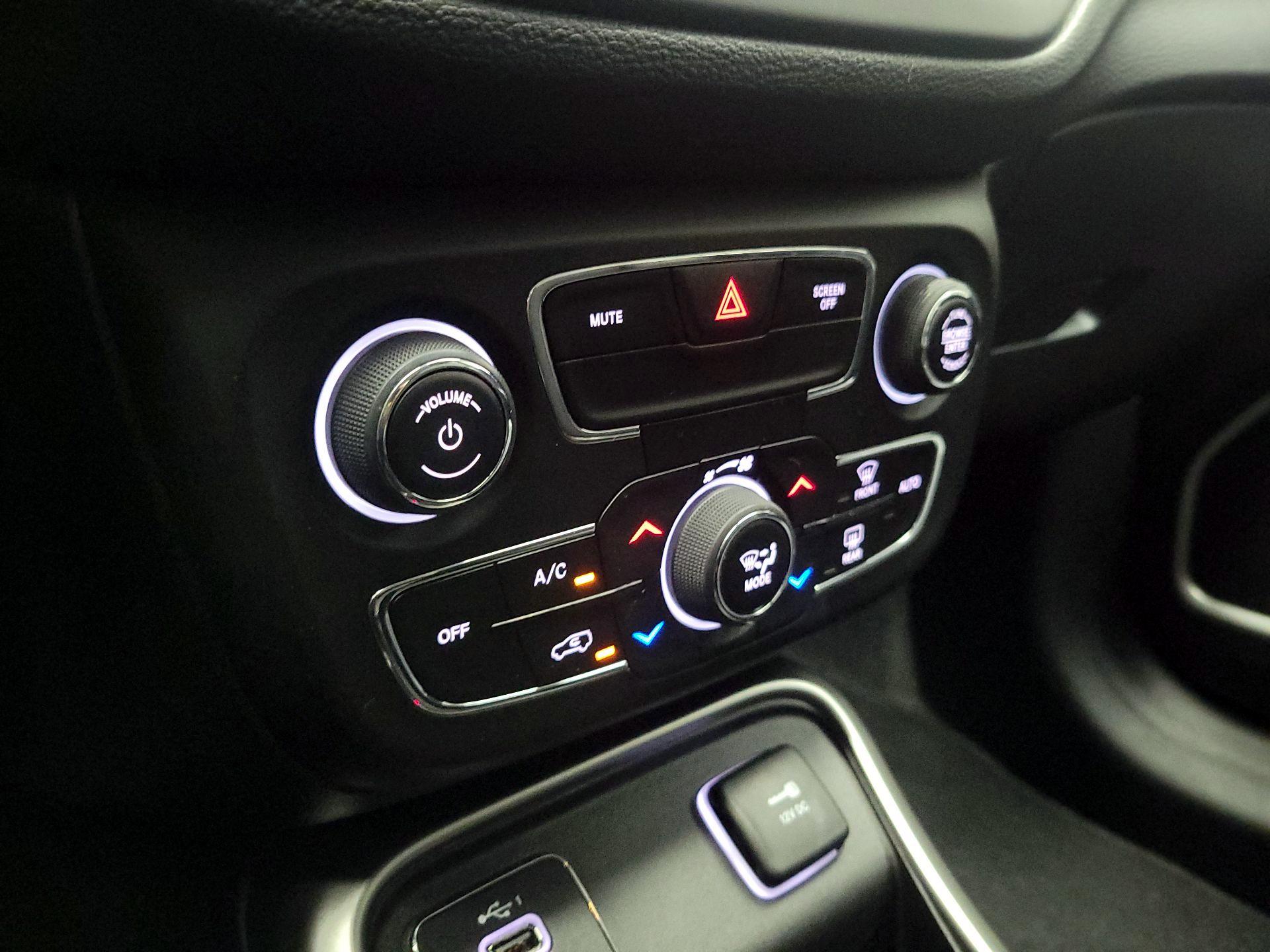 Thumbnail: 2020 Jeep Compass - 16