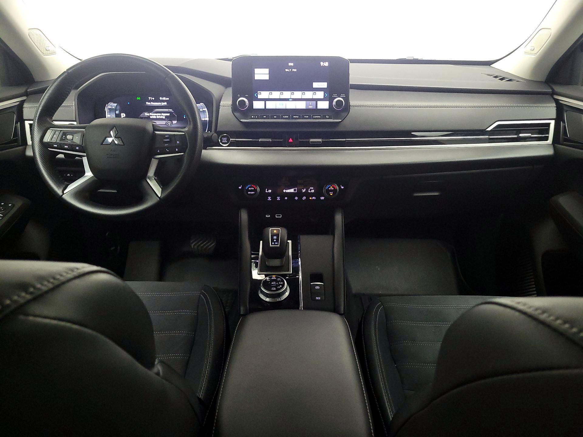 Thumbnail: 2022 Mitsubishi Outlander - 9