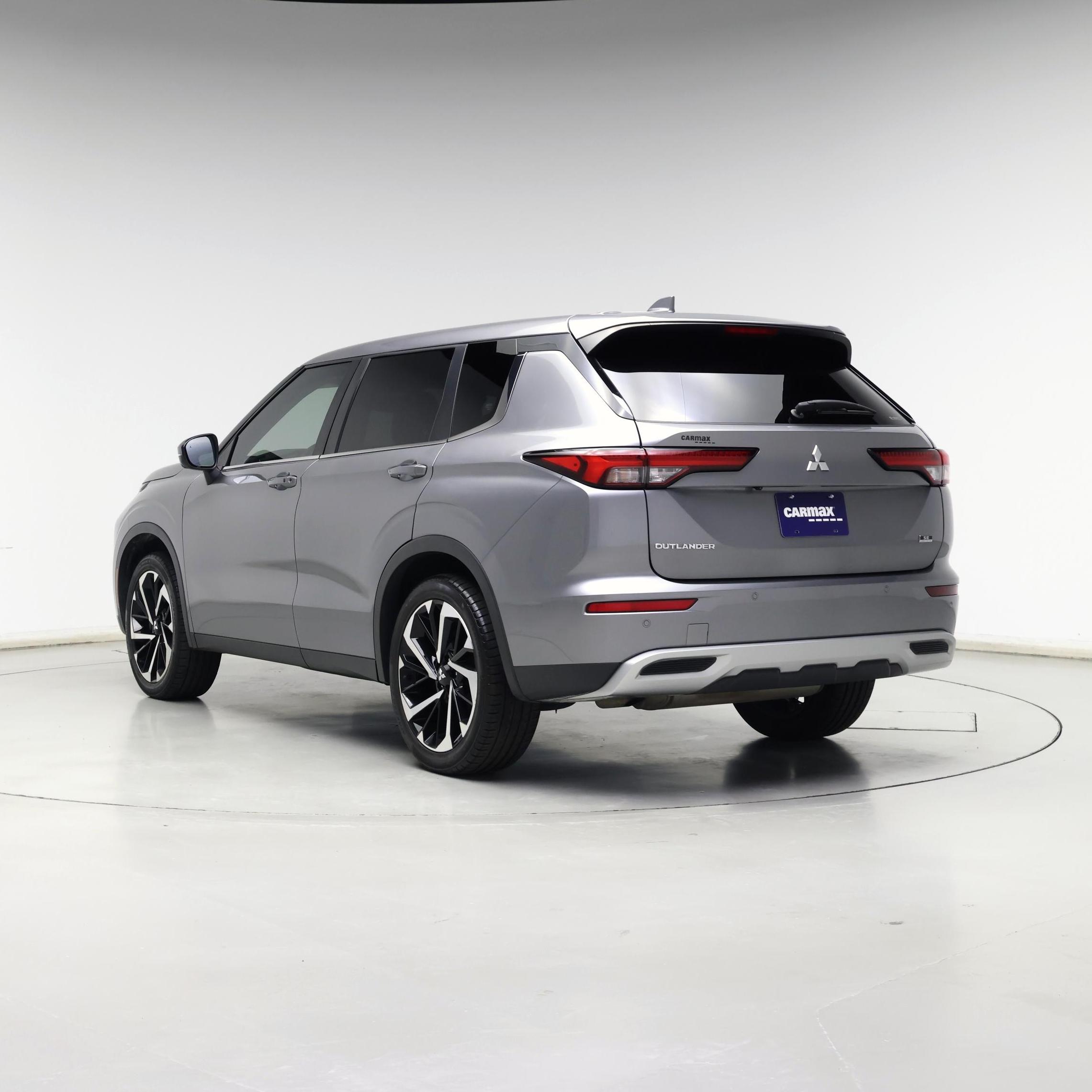 Thumbnail: 2022 Mitsubishi Outlander - 2