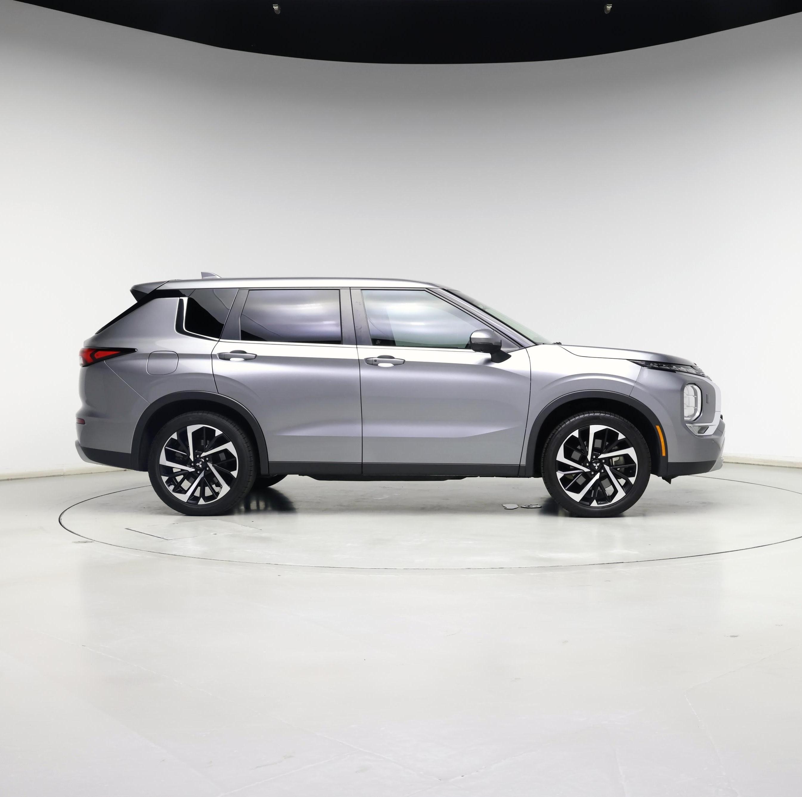 Thumbnail: 2022 Mitsubishi Outlander - 7