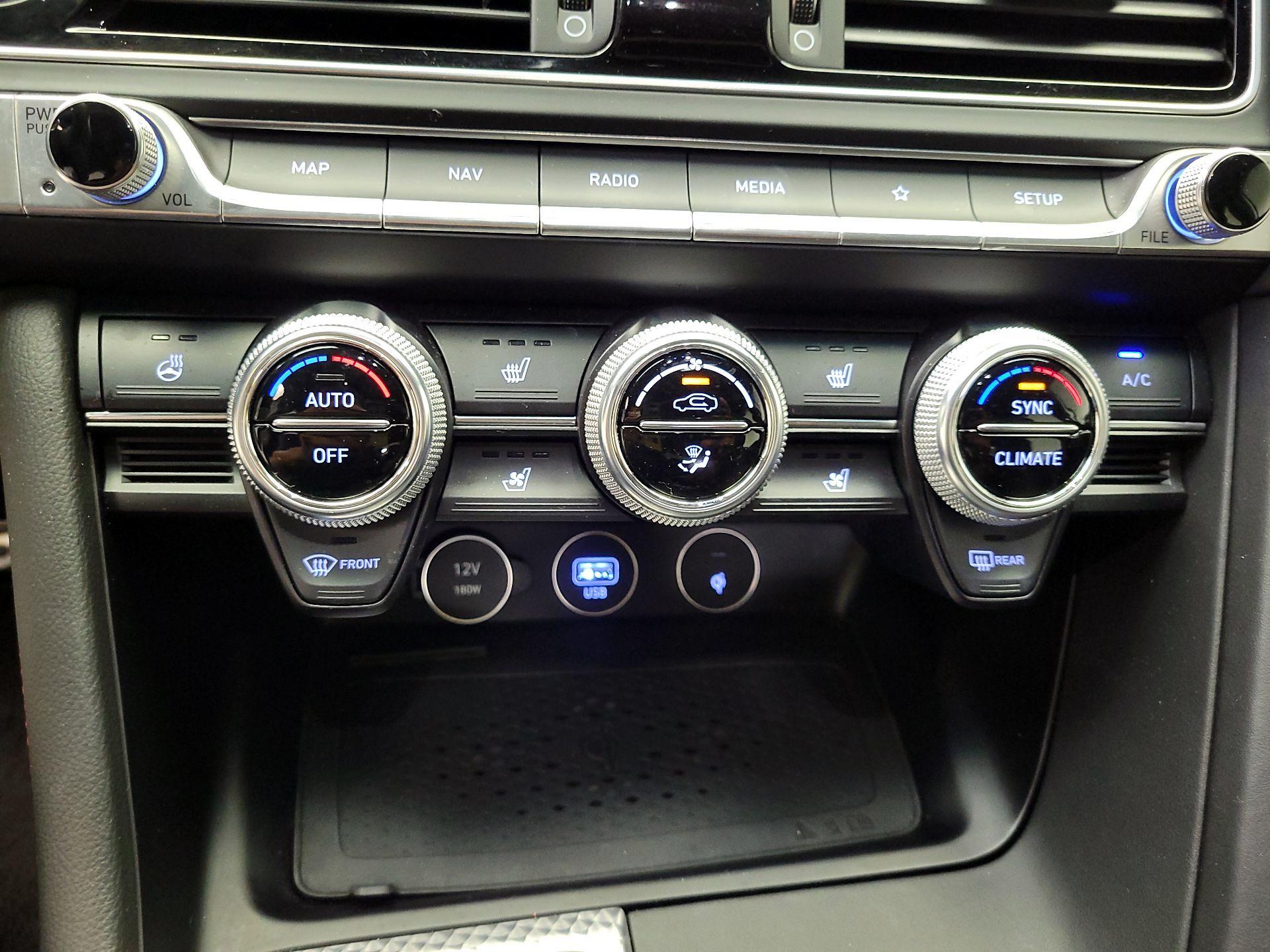 Thumbnail: 2023 Genesis G70 - 16