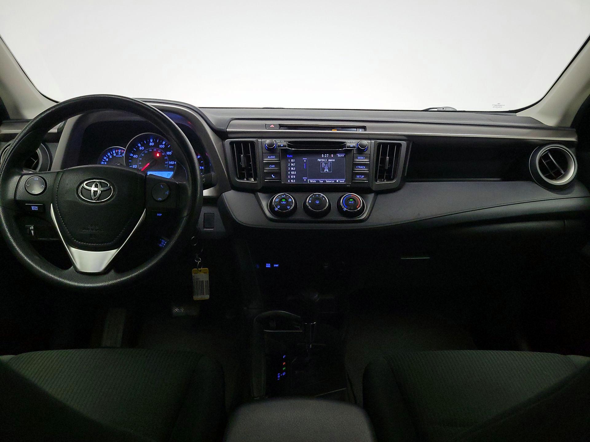 Thumbnail: 2016 Toyota RAV4 - 9