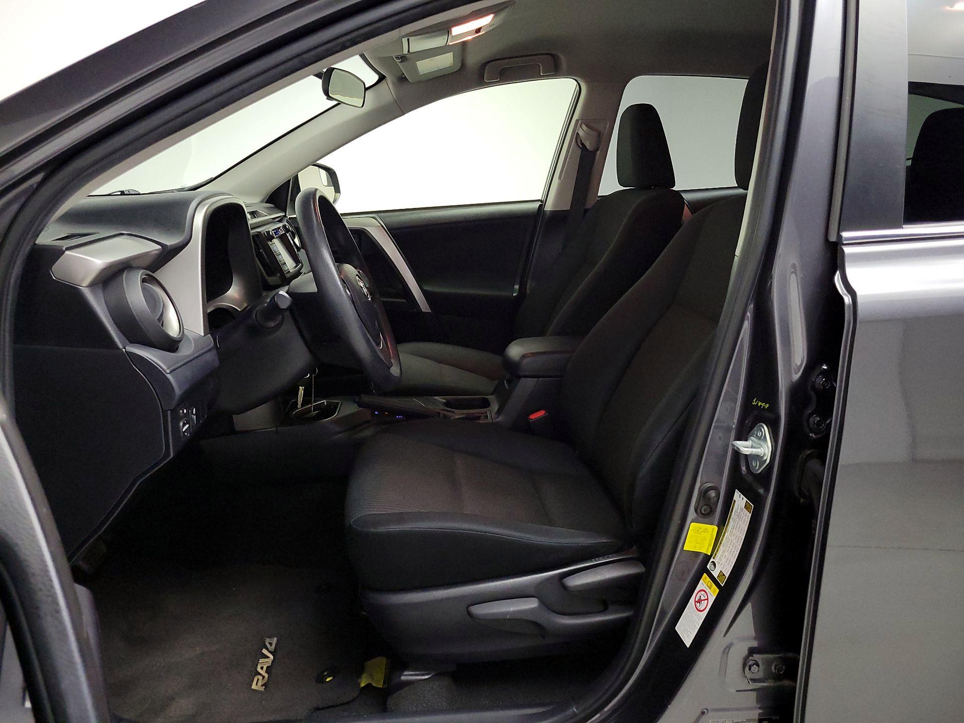 Thumbnail: 2016 Toyota RAV4 - 11