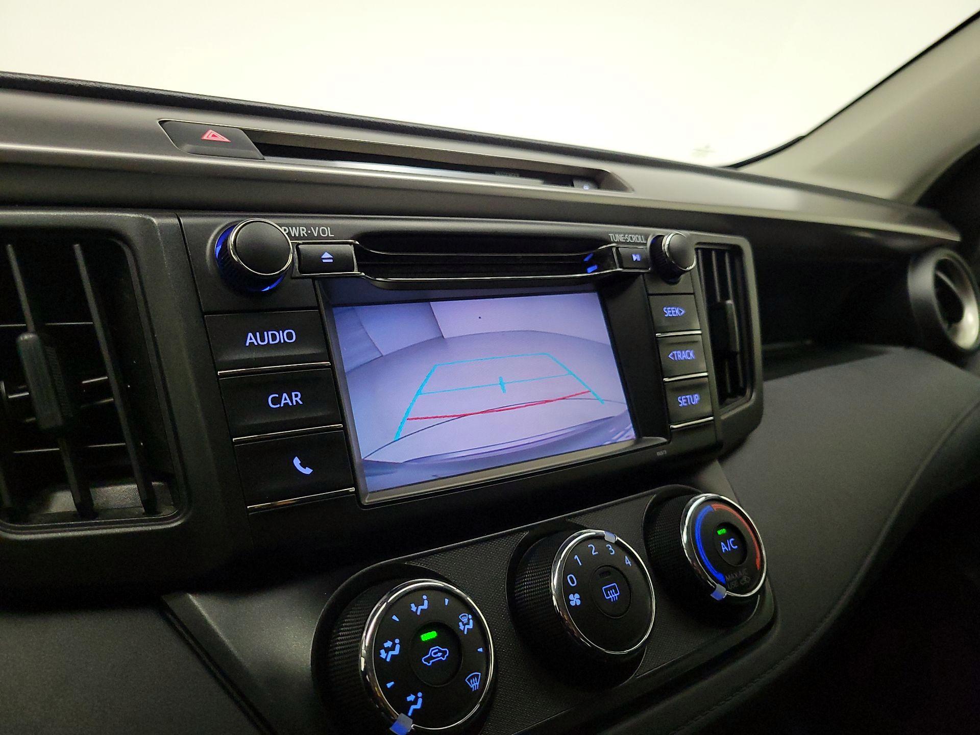 Thumbnail: 2016 Toyota RAV4 - 14