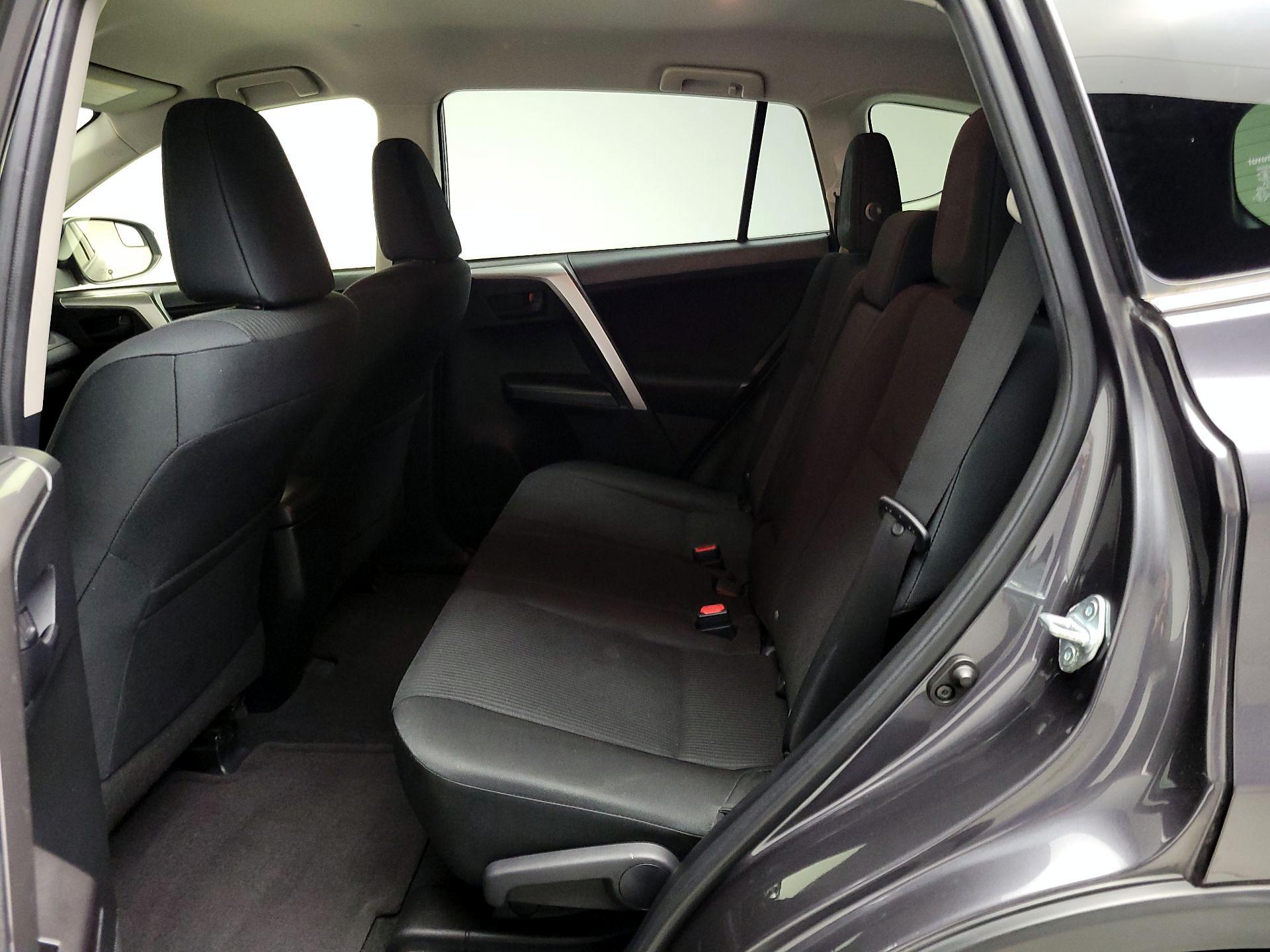 Thumbnail: 2016 Toyota RAV4 - 19