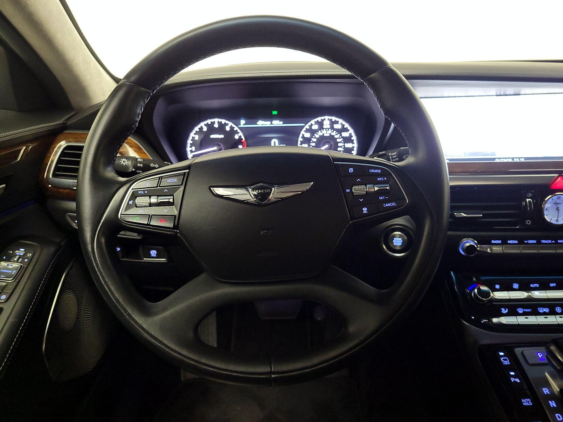 Thumbnail: 2018 Genesis G90 - 10
