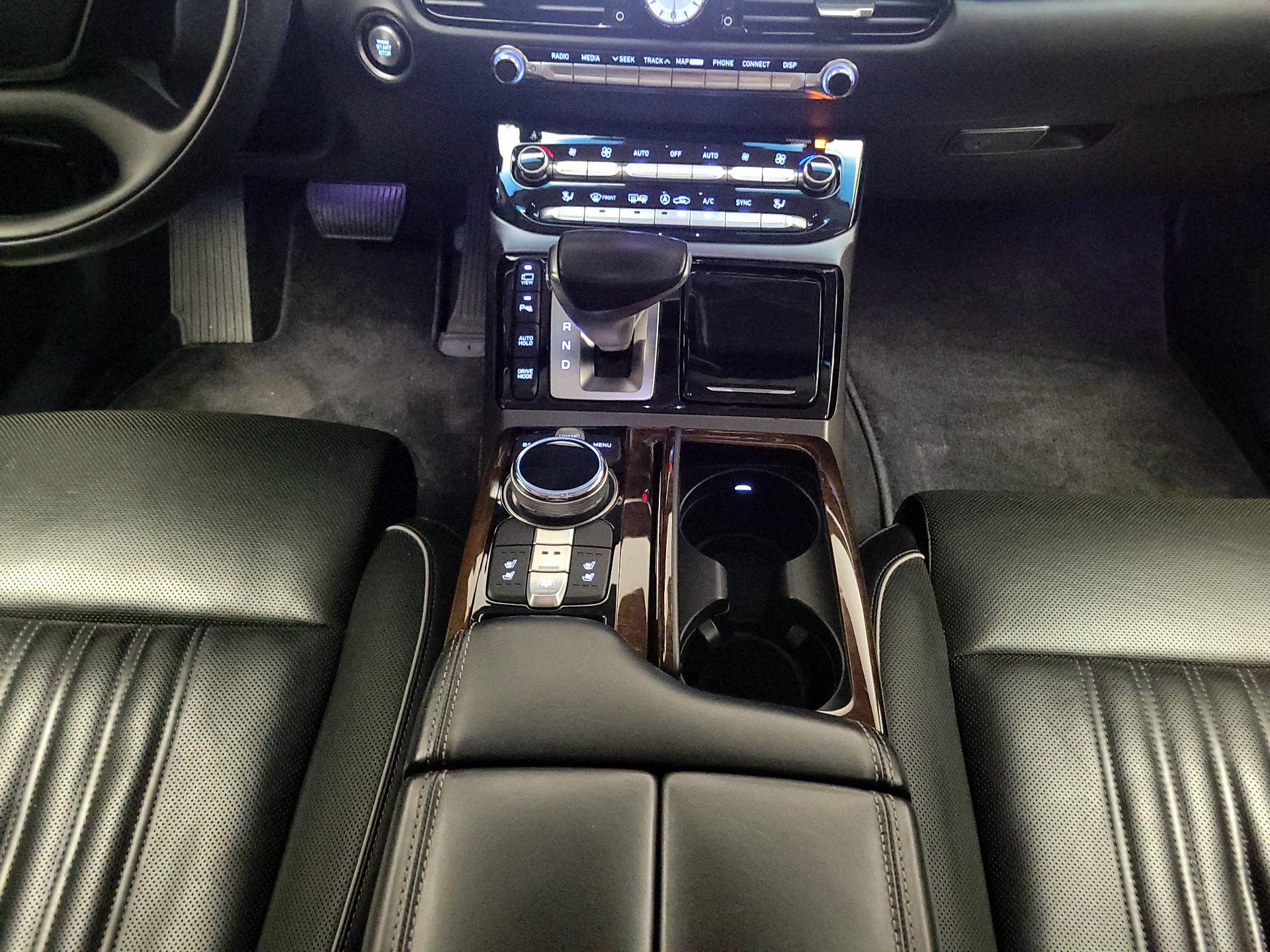 Thumbnail: 2018 Genesis G90 - 18