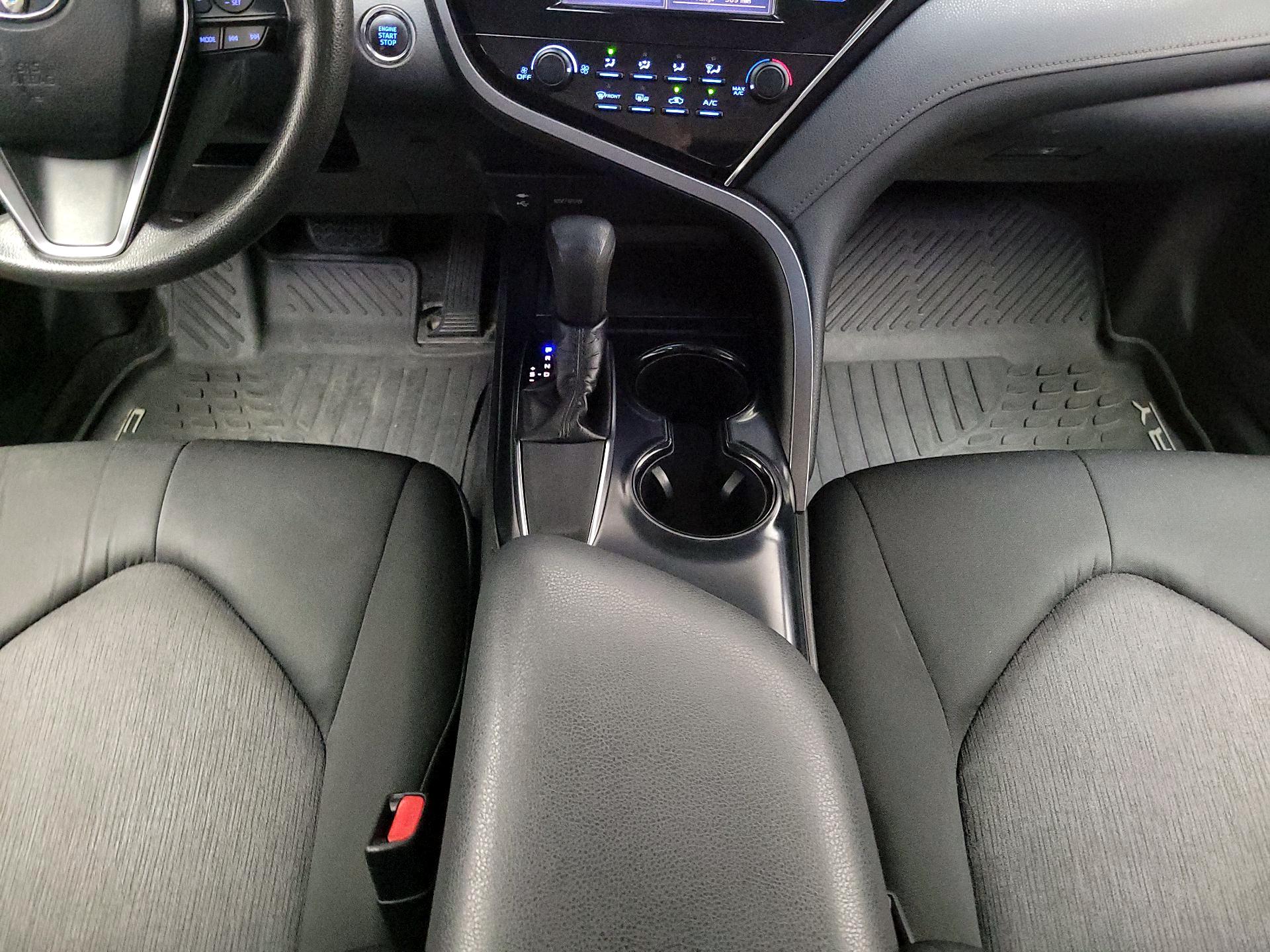 Thumbnail: 2018 Toyota Camry - 17