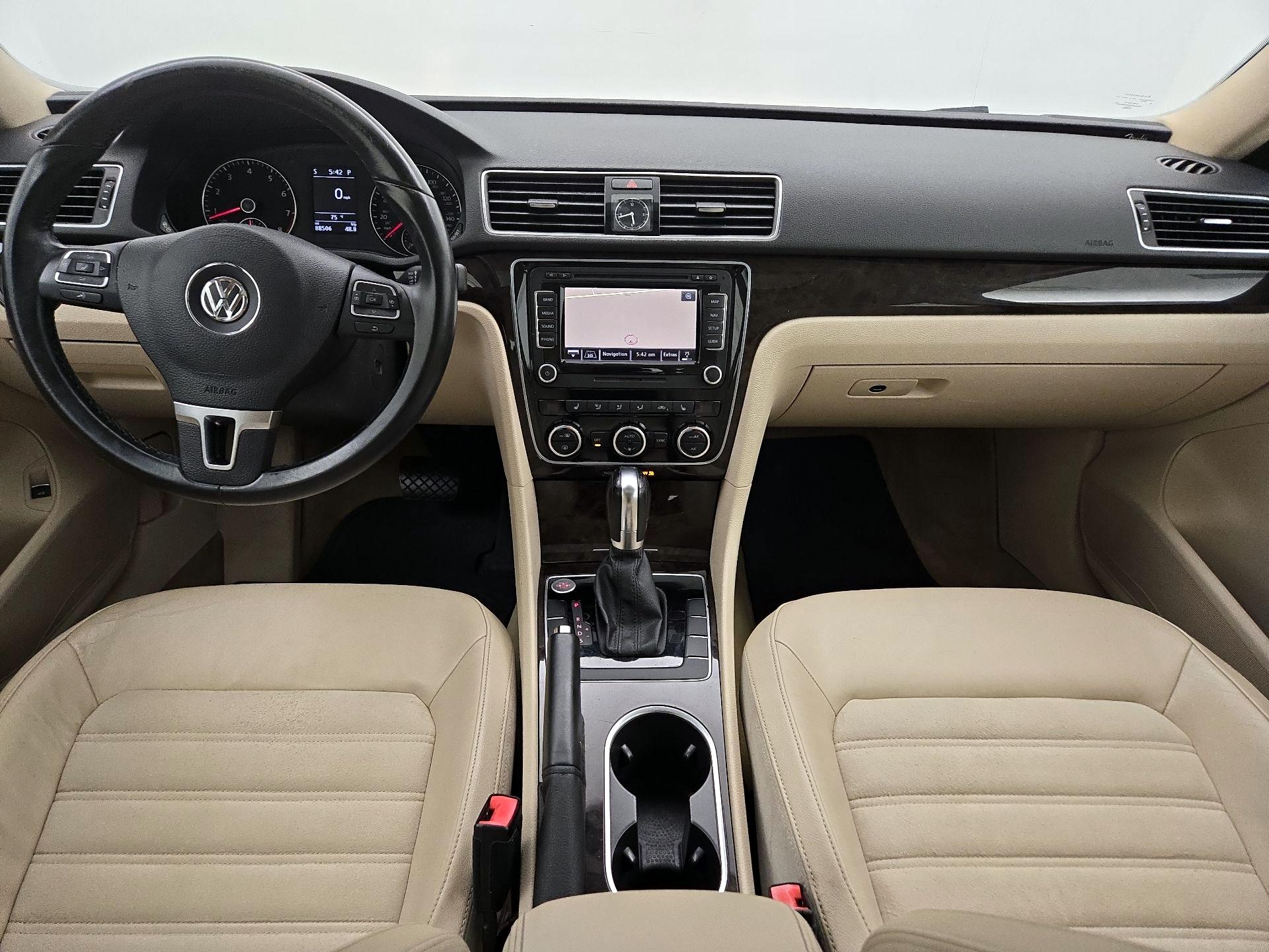 Thumbnail: 2014 Volkswagen Passat - 9