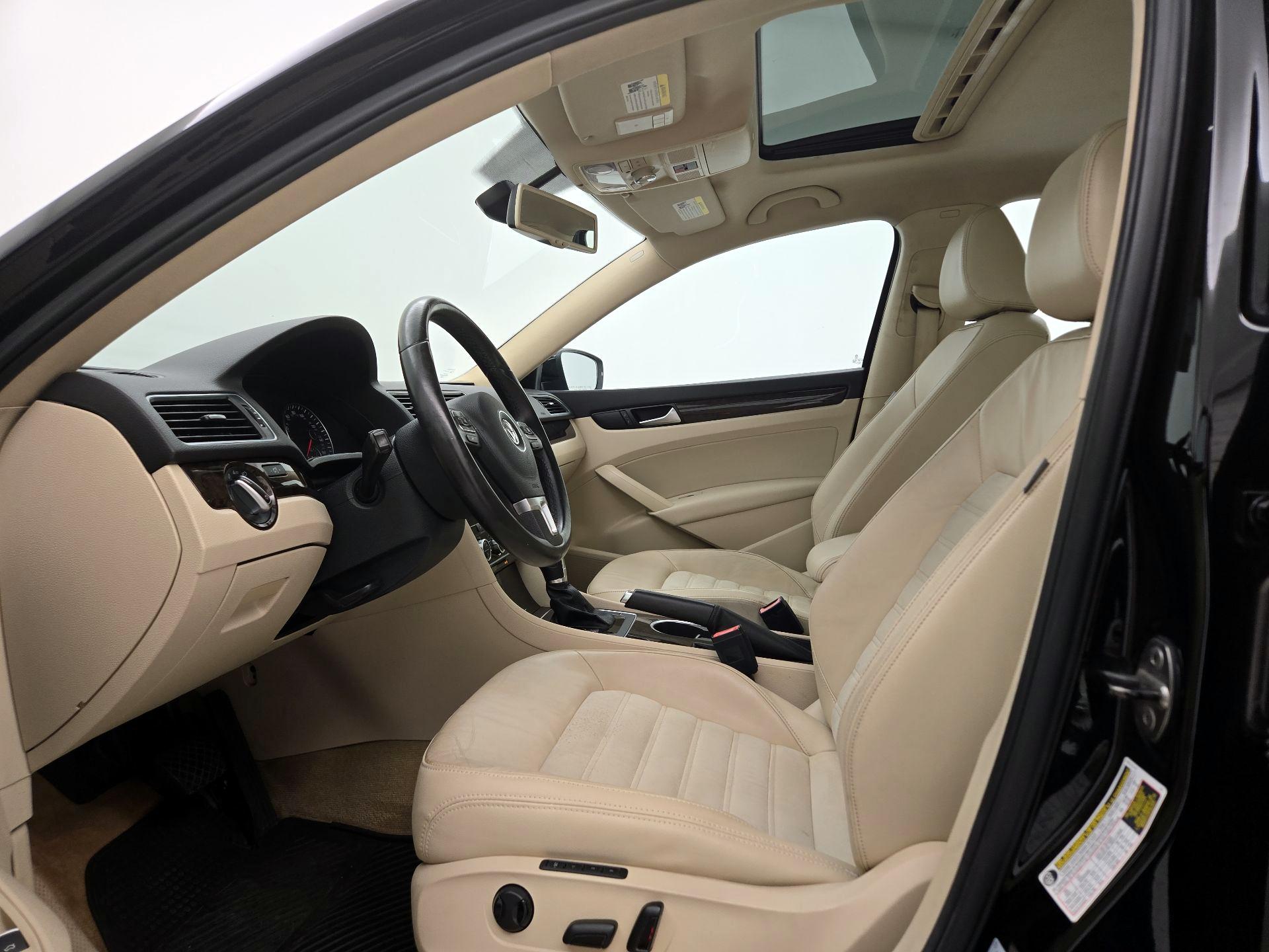 Thumbnail: 2014 Volkswagen Passat - 11