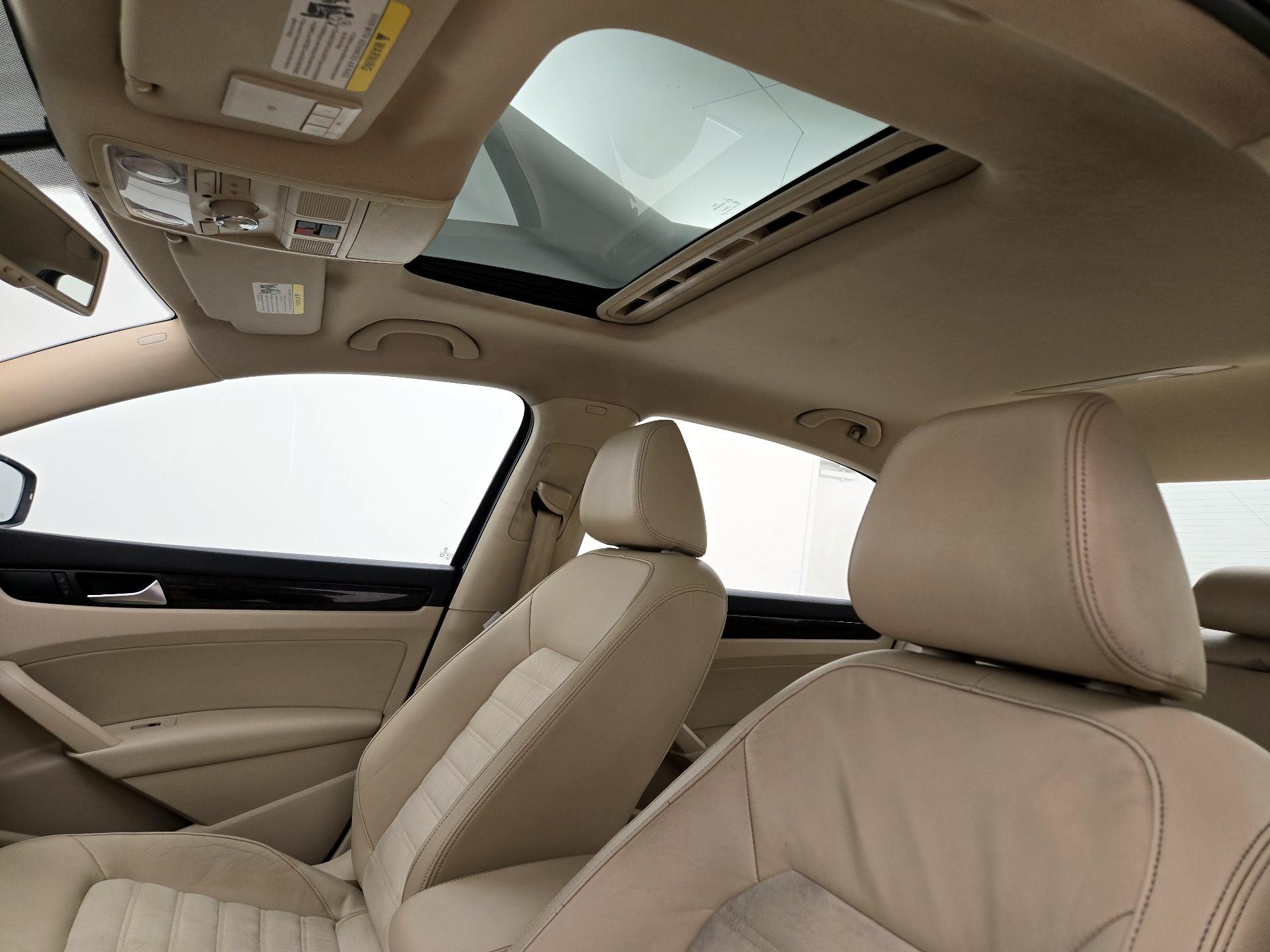 Thumbnail: 2014 Volkswagen Passat - 20
