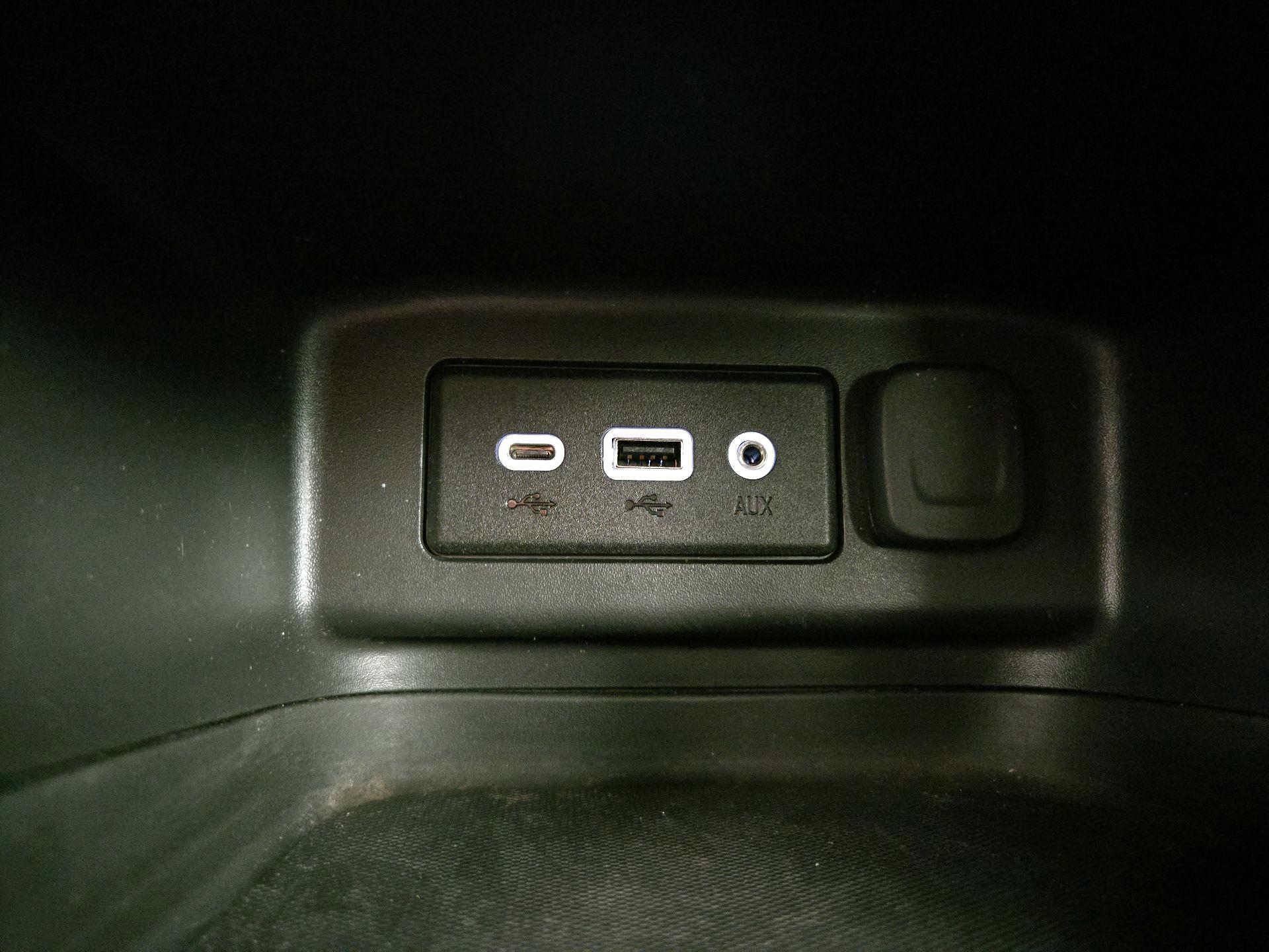 Thumbnail: 2020 Chevrolet Equinox - 18