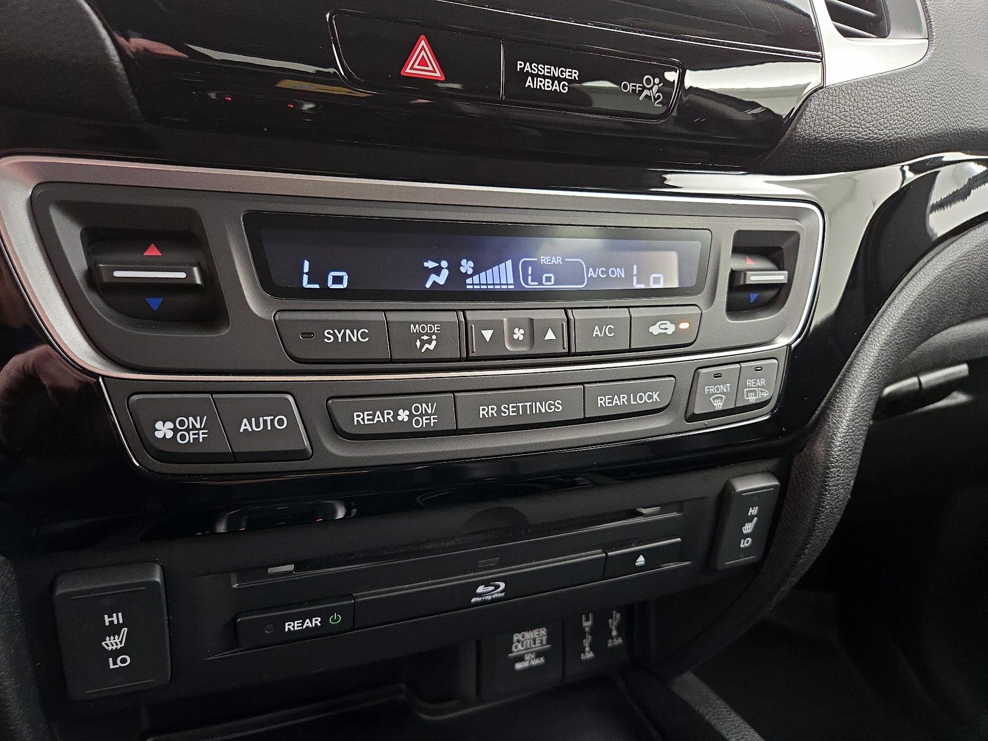 Thumbnail: 2018 Honda Pilot - 17