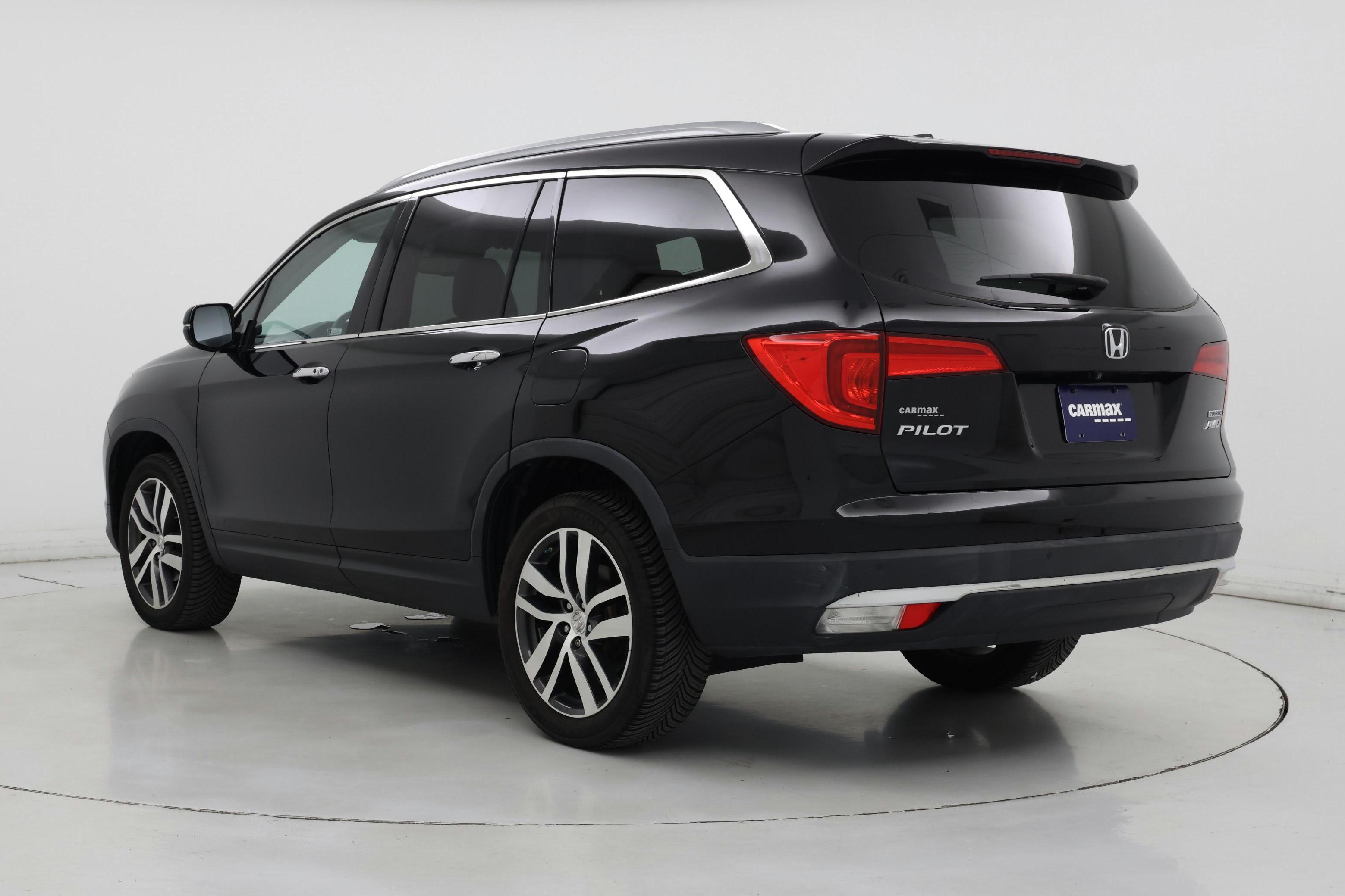 Thumbnail: 2018 Honda Pilot - 2