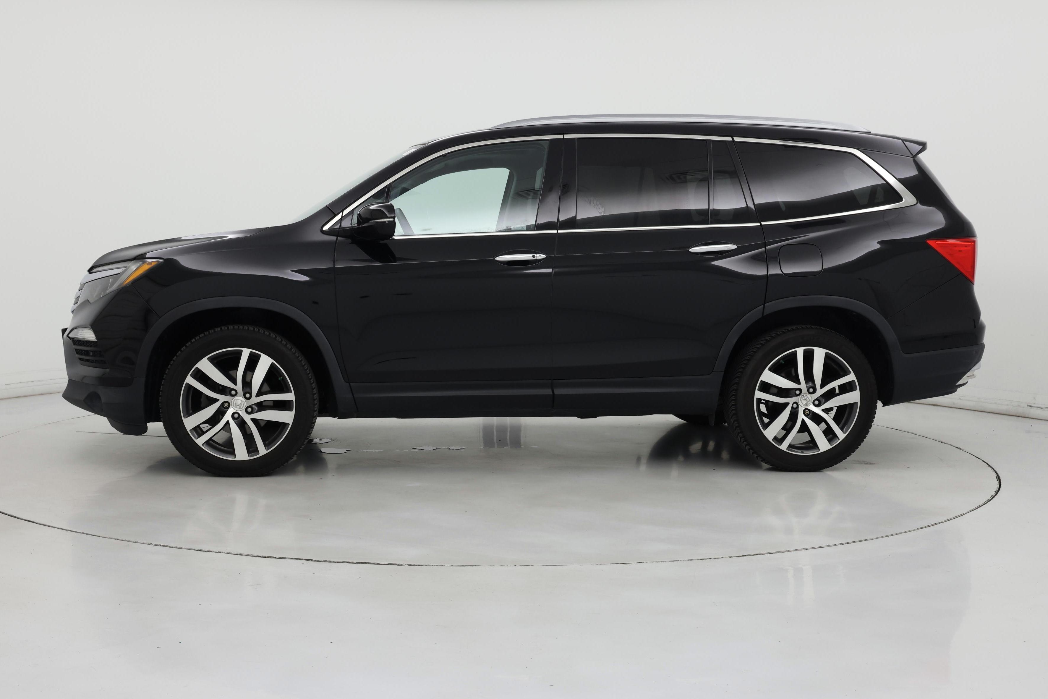 Thumbnail: 2018 Honda Pilot - 3