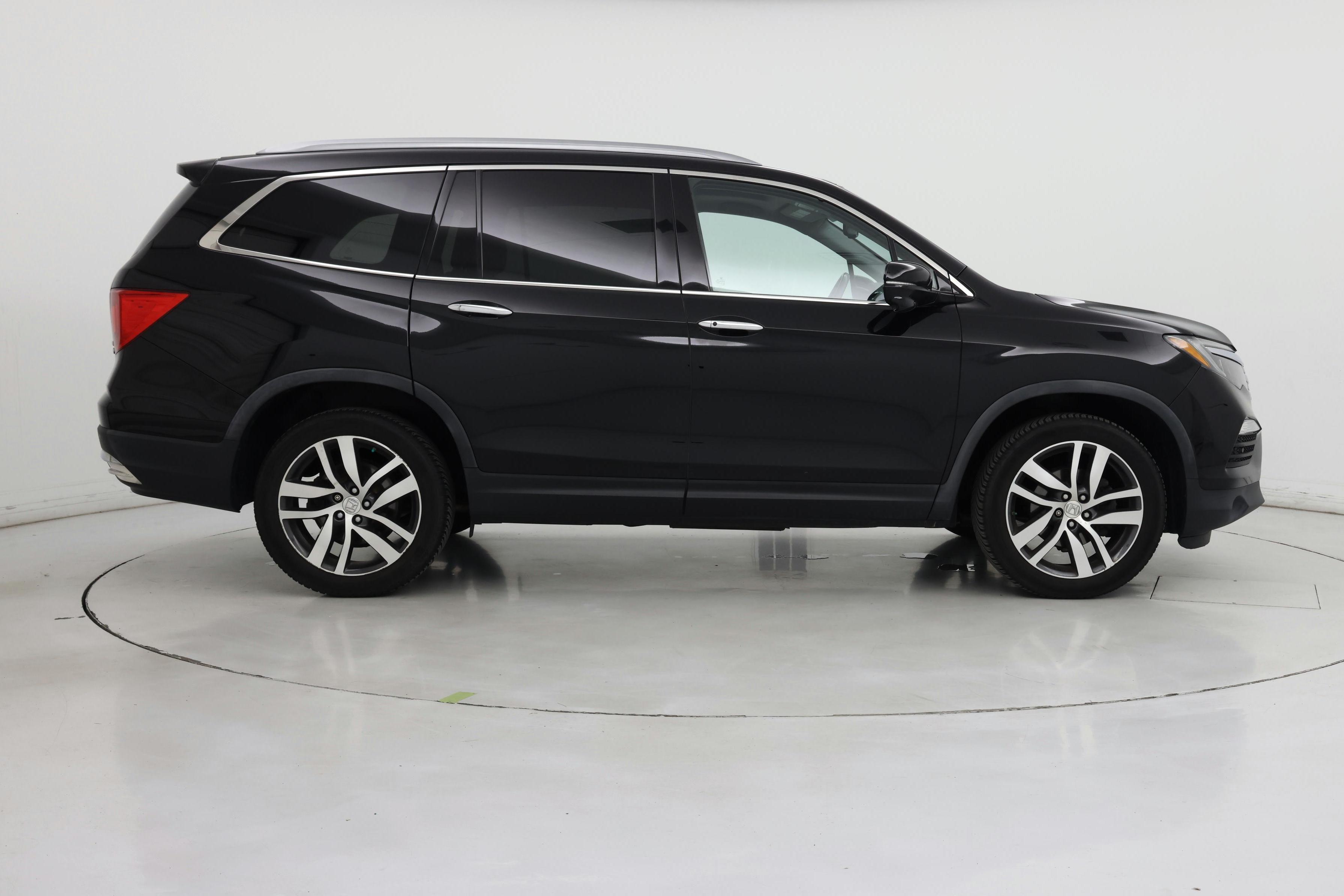 Thumbnail: 2018 Honda Pilot - 7