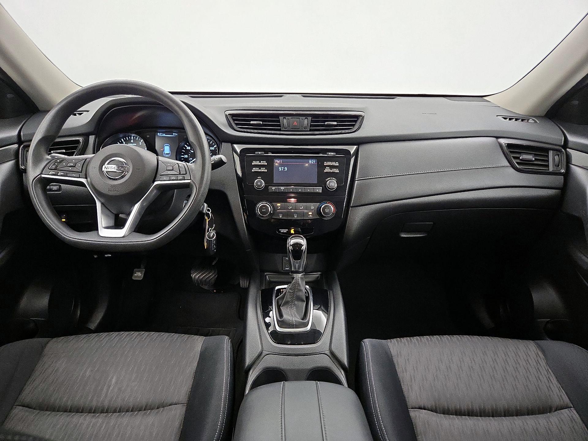 Thumbnail: 2017 Nissan Rogue - 9