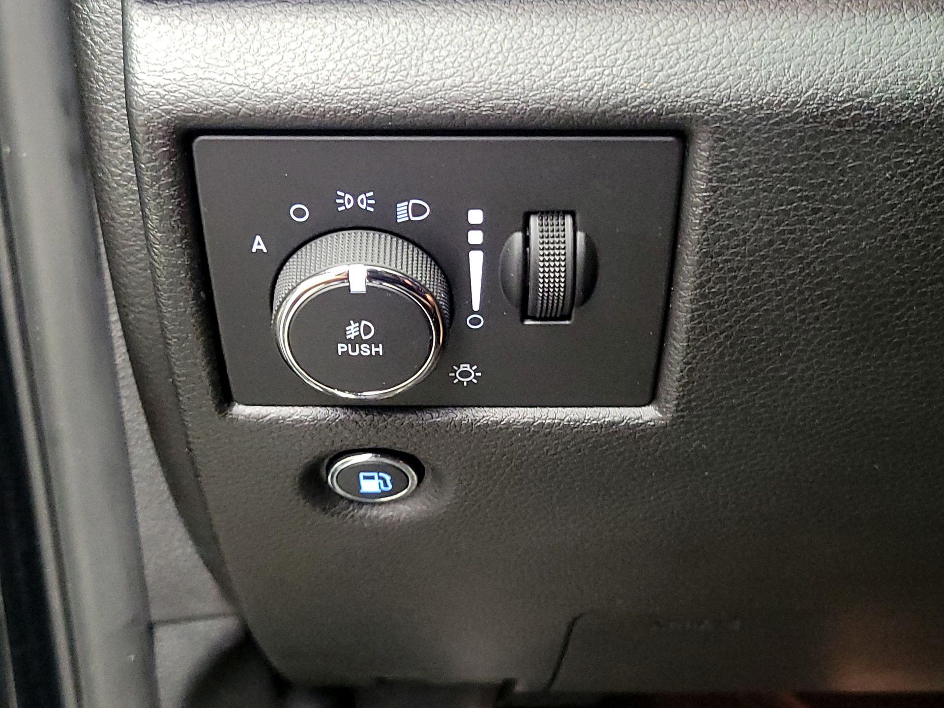 Thumbnail: 2021 Jeep Grand Cherokee - 13