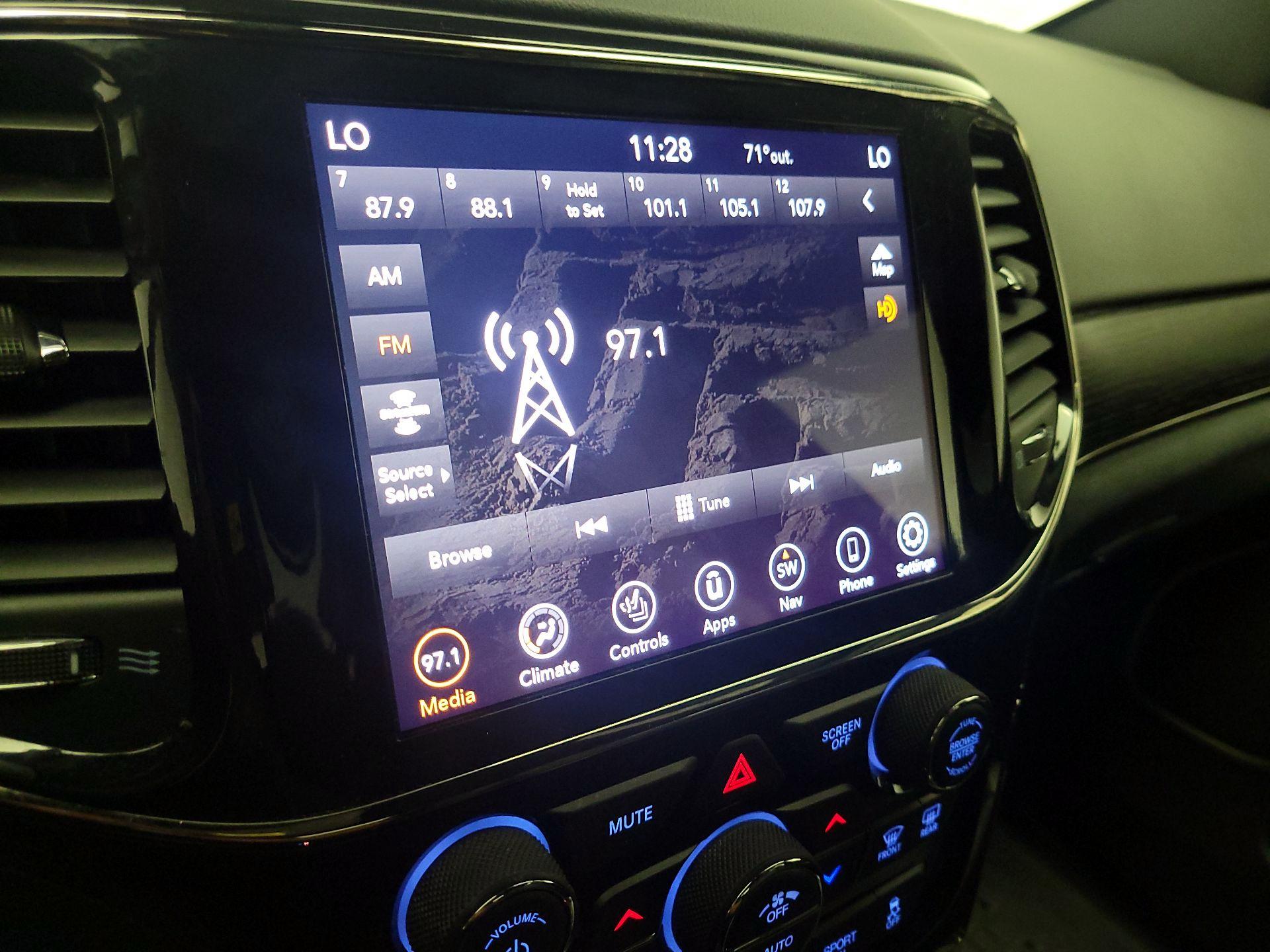 Thumbnail: 2021 Jeep Grand Cherokee - 16