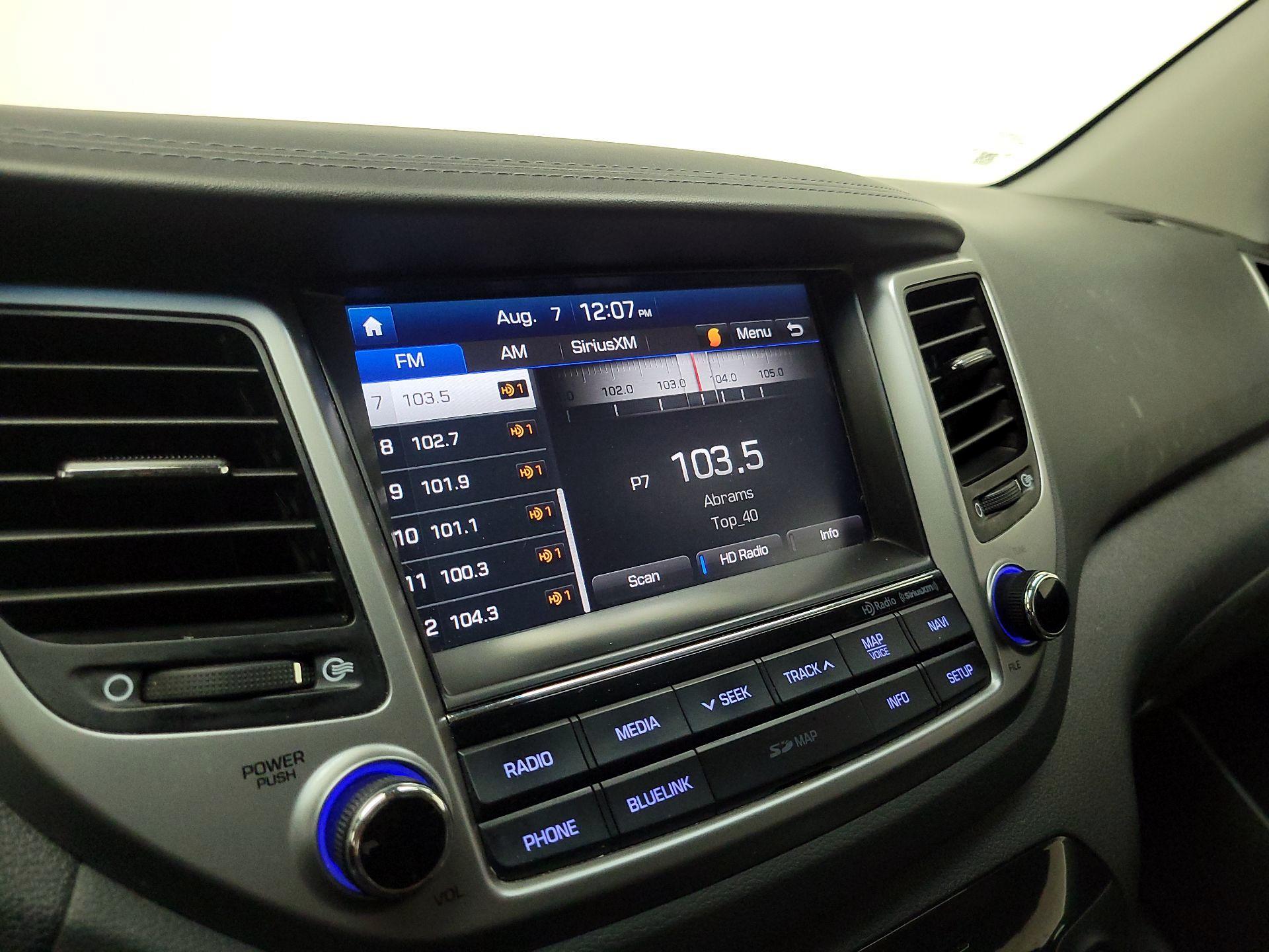 Thumbnail: 2016 Hyundai Tucson - 16