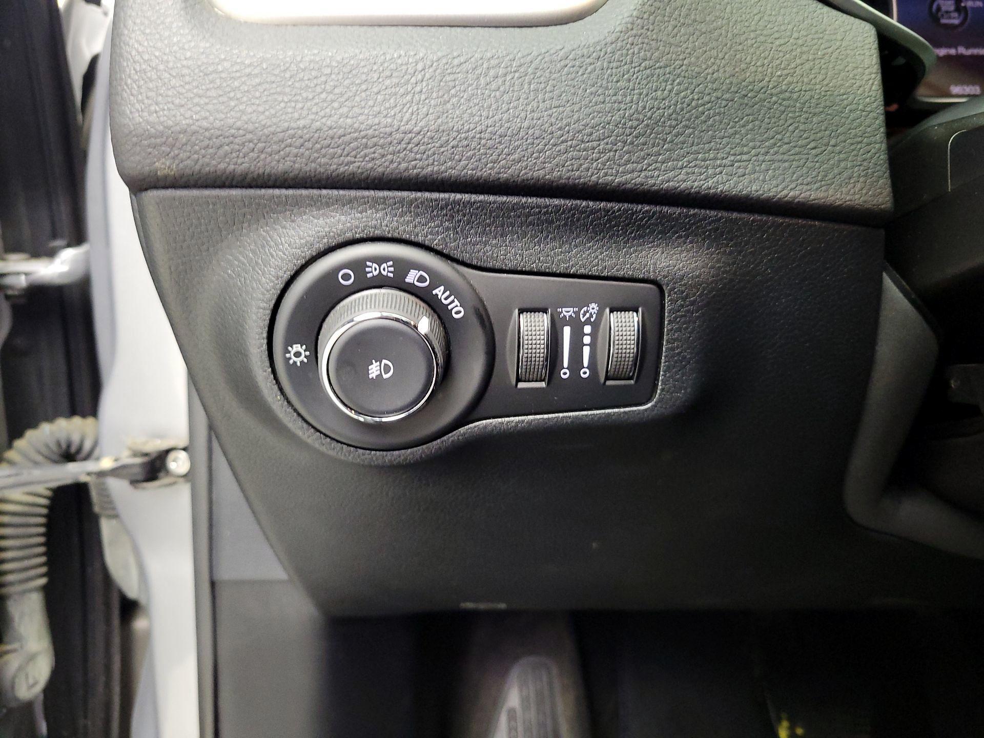 Thumbnail: 2018 Jeep Compass - 13