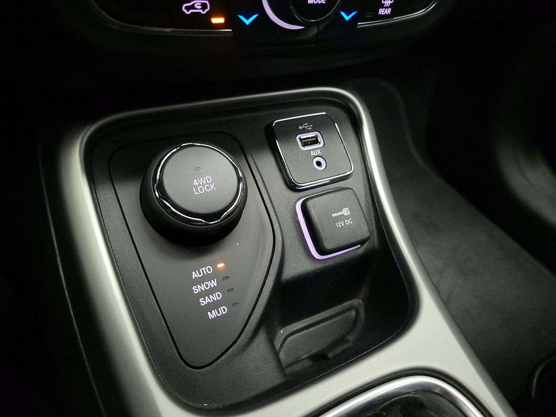 Thumbnail: 2018 Jeep Compass - 18